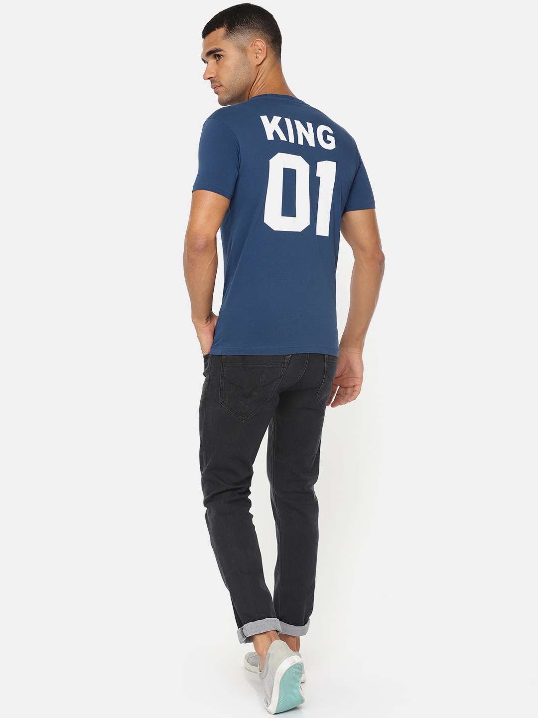 

Pepe Jeans Men Blue Printed Slim Fit Round Neck Pure Cotton T-shirt