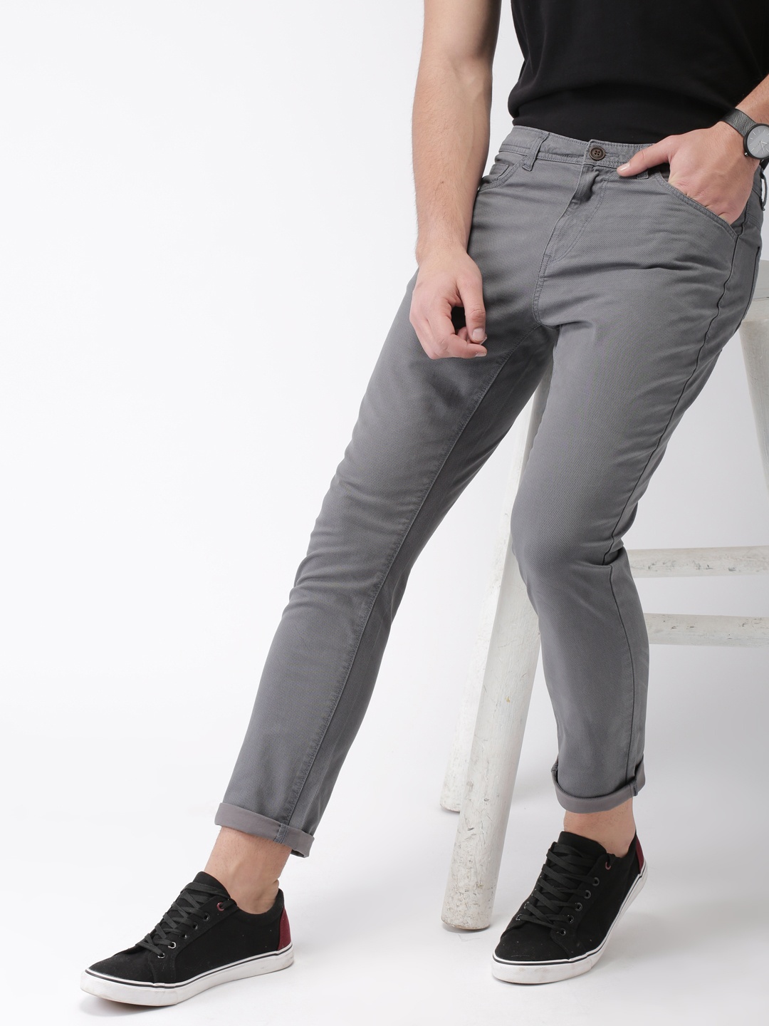 

Mast & Harbour Men Grey Regular Fit Printed Chinos