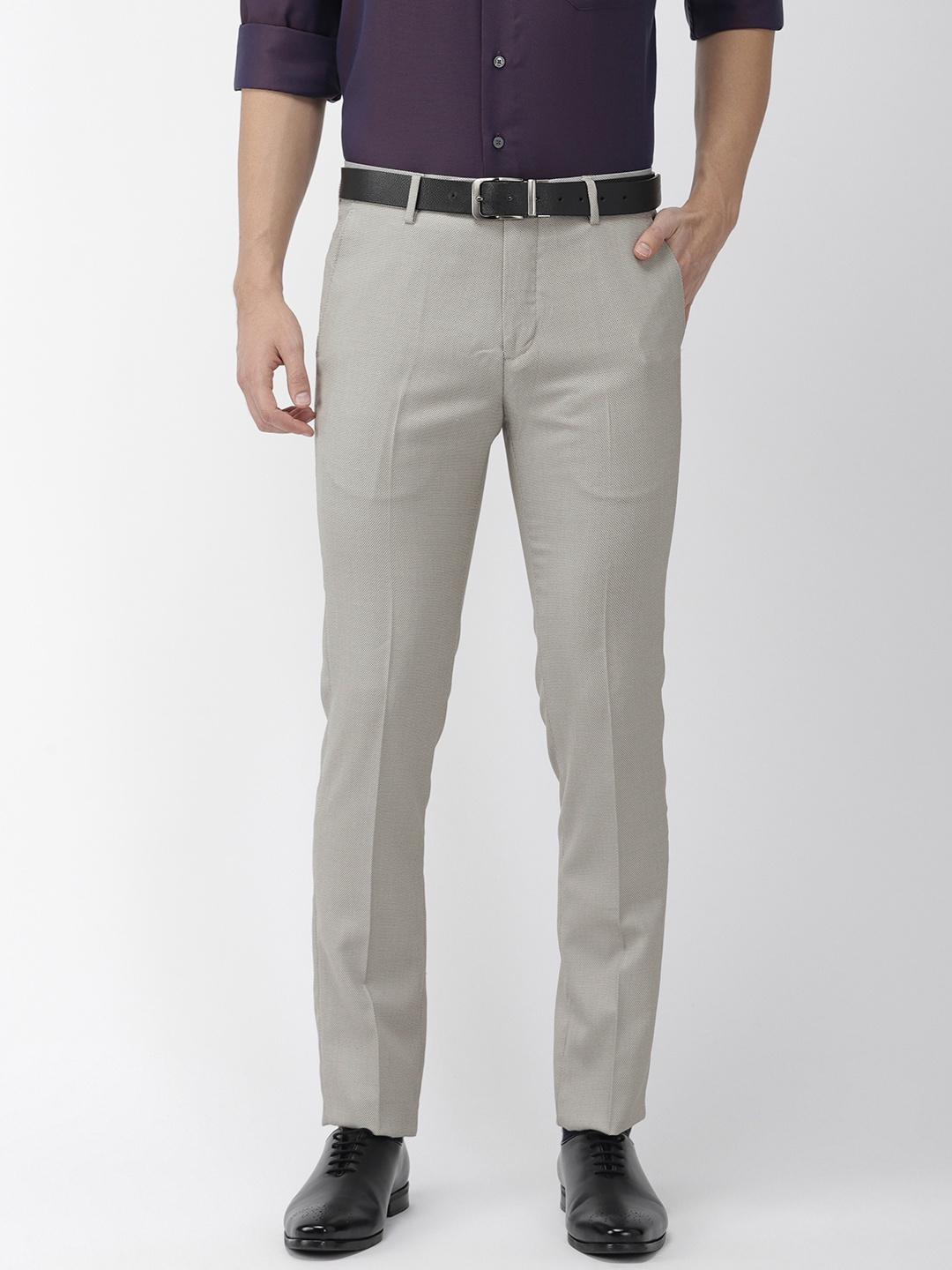 

Arrow Men Grey Slim Fit Self Design Regular Trousers
