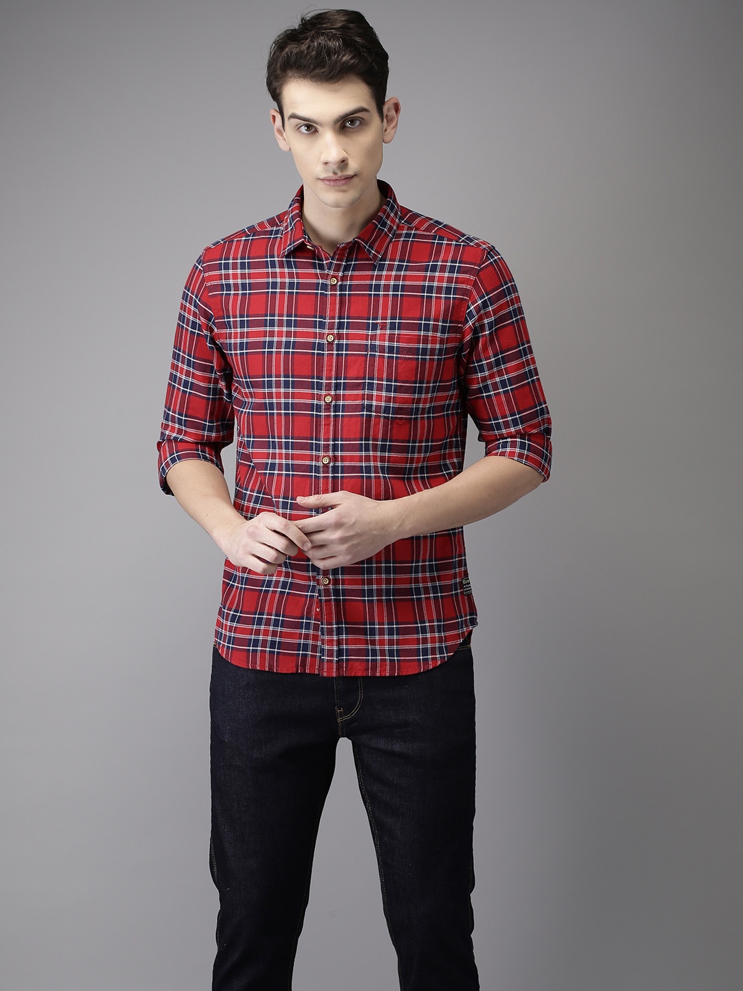 

Flying Machine Men Red & Off-White Regular Fit Checked Casual Shirt