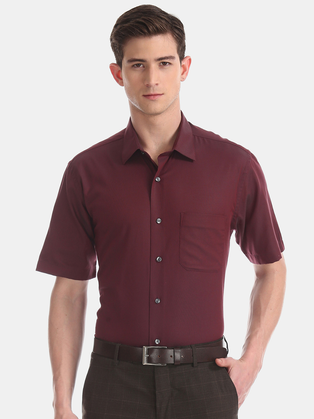 

Arrow Men Burgundy Regular Fit Solid Formal Shirt