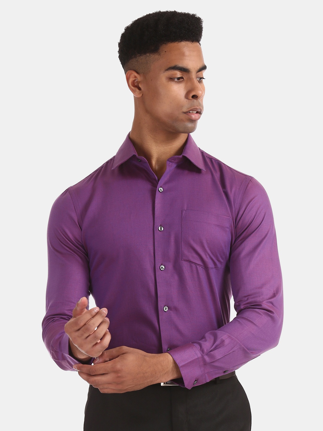 

Arrow Men Purple Regular Fit Solid Formal Shirt