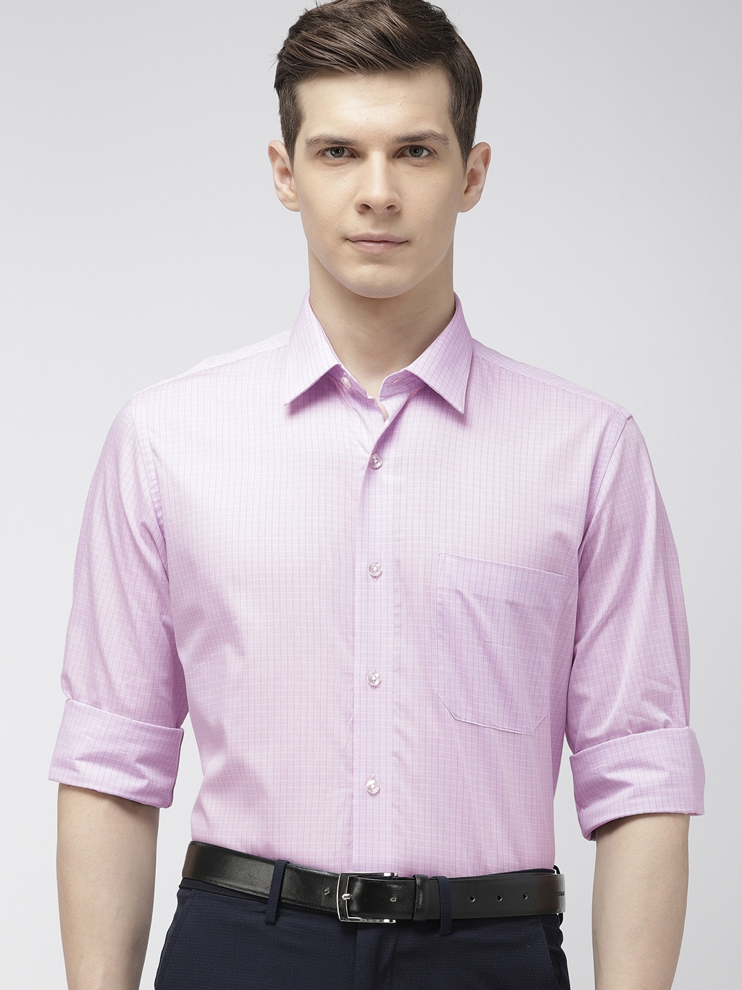 

Arrow Men Purple & White Regular Fit Checked Formal Shirt