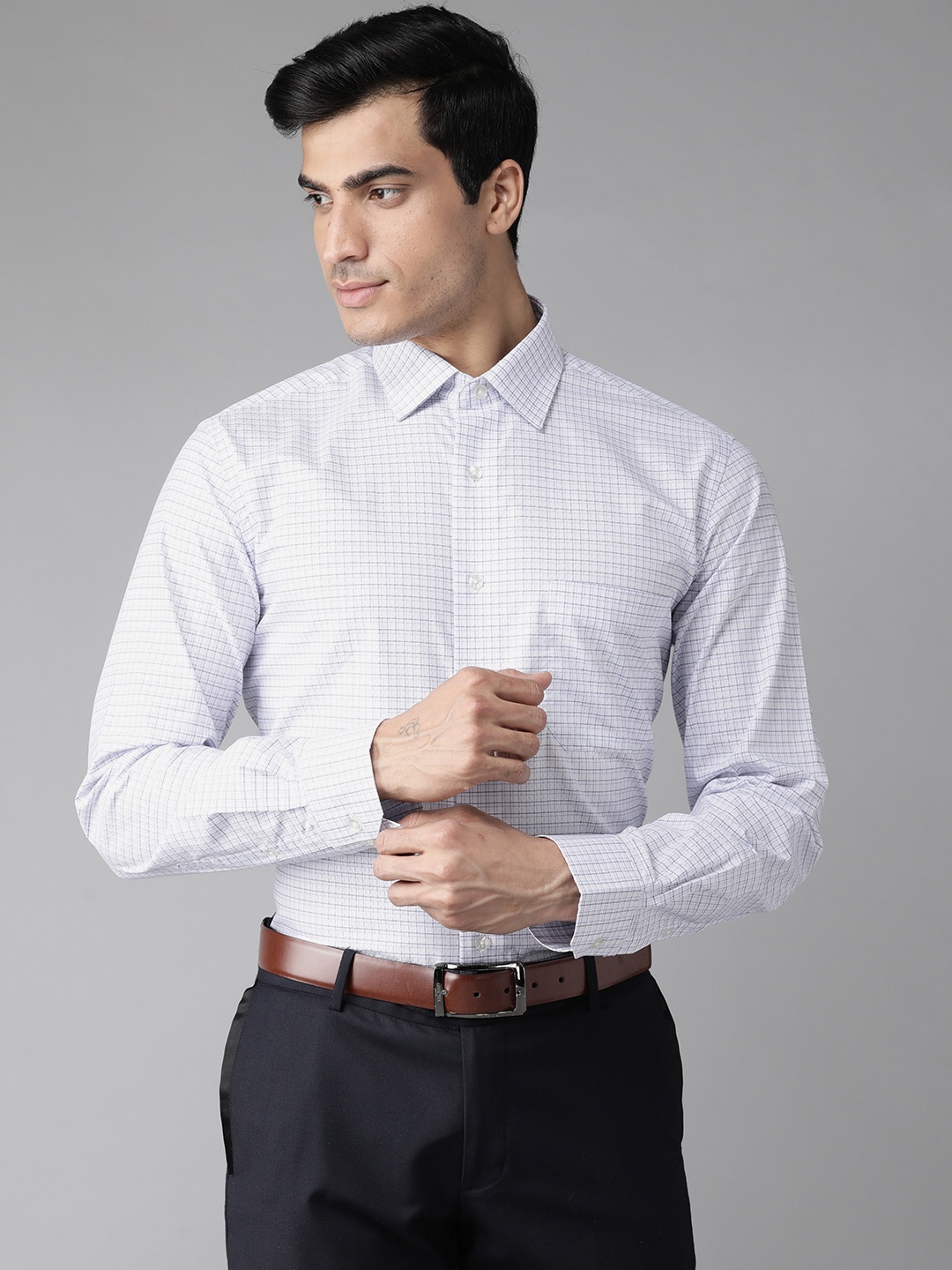 

Arrow Men White & Blue Regular Fit Checked Formal Shirt