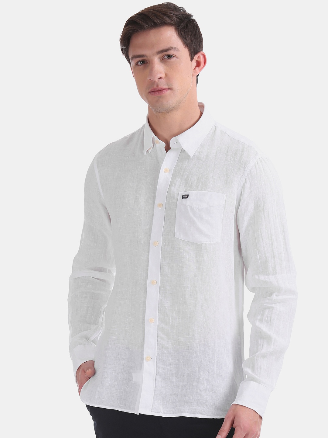 

Arrow Sport Men White Slim Fit Linen Solid Casual Shirt