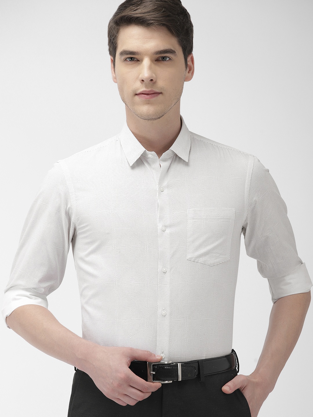 

Arrow New York Men White & Black Snug Fit Printed Formal Shirt