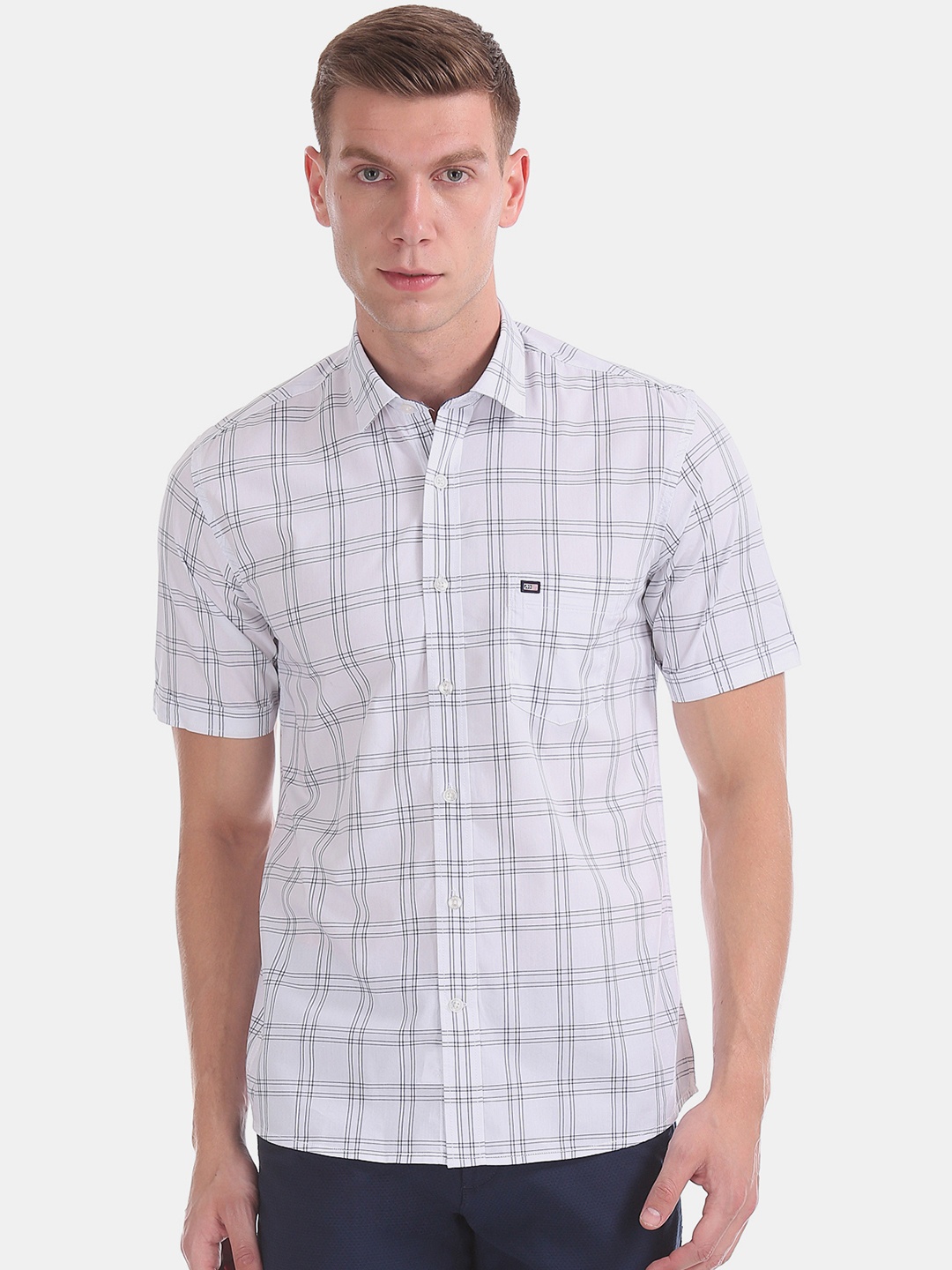 

Arrow Sport Men White & Black Regular Fit Checked Casual Shirt