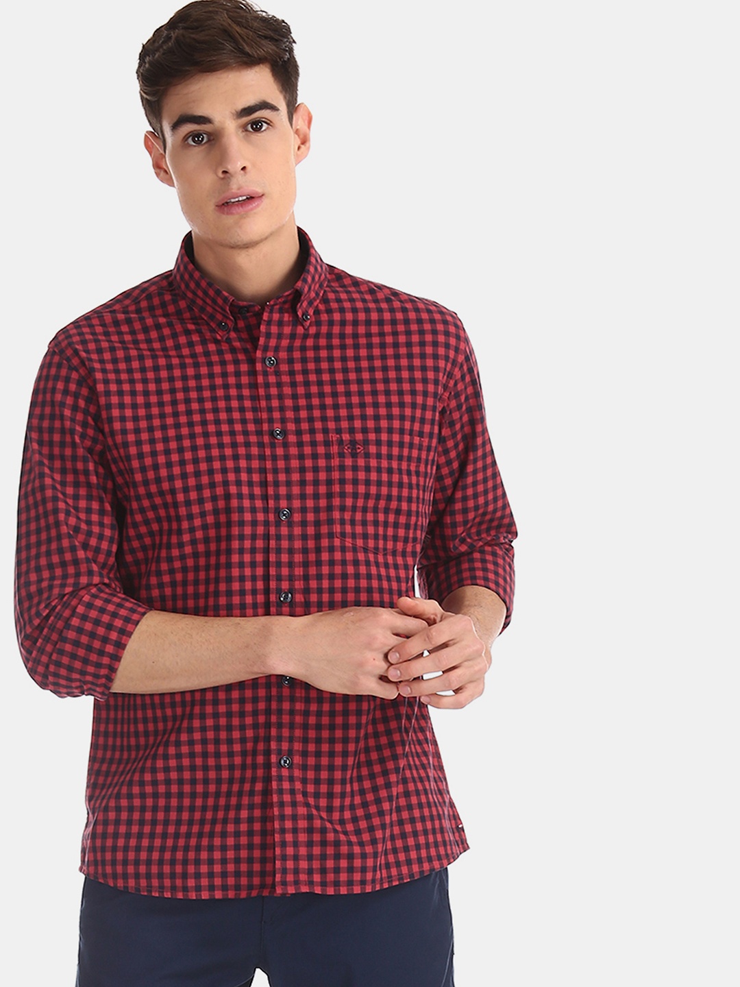 

Arrow Sport Men Red & Navy Blue Regular Fit Checked Casual Shirt