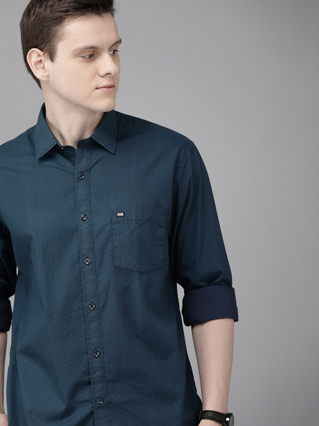 

Arrow Sport Men Navy Blue & Green Regular Fit Printed Casual Shirt