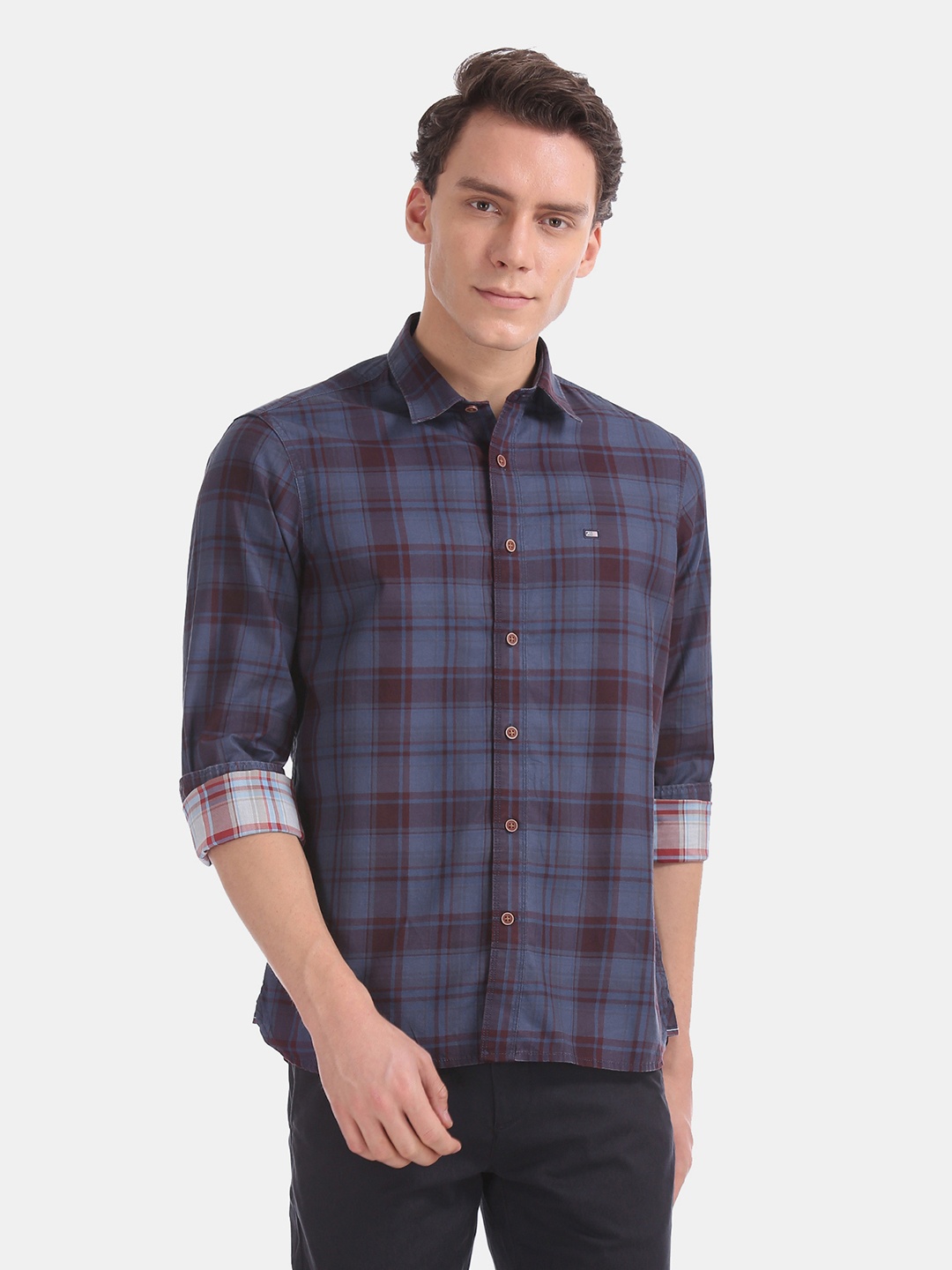 

Arrow Sport Men Navy Blue & Burgundy Slim Fit Checked Casual Shirt