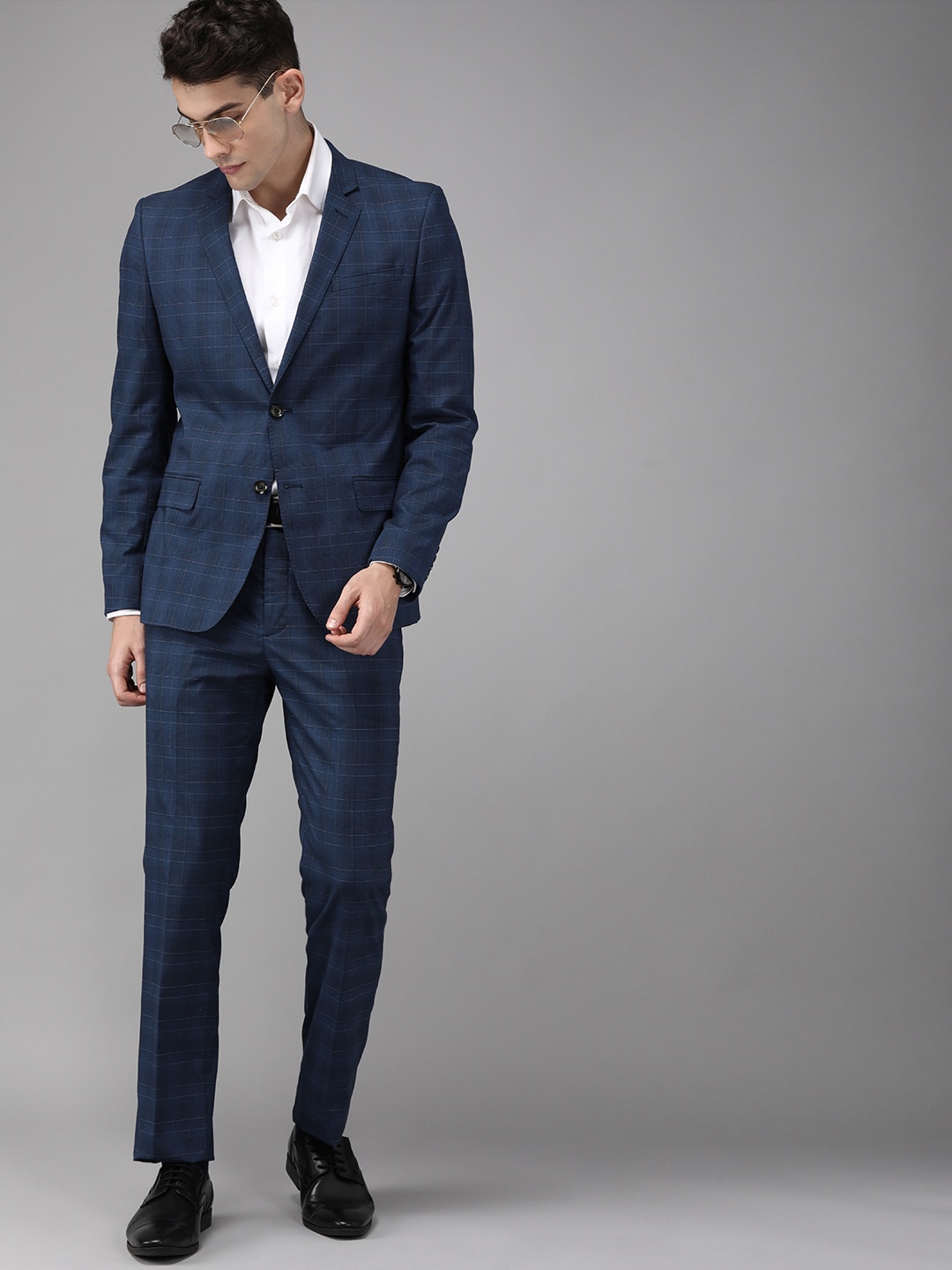 

Arrow Navy Blue & Black Checked Single-Breasted Body Tailored Fit Formal Suit