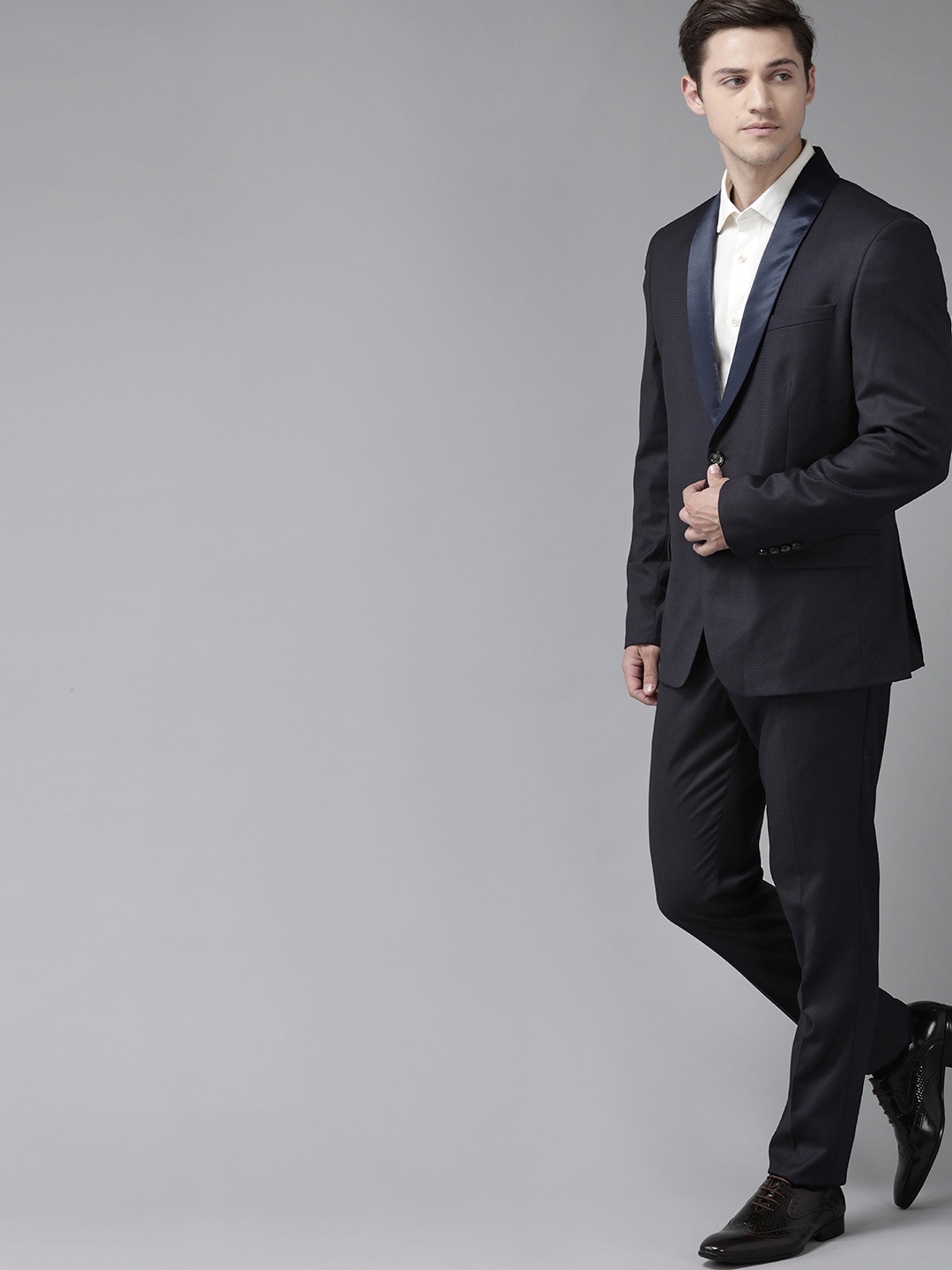 

Arrow Men Navy Blue Solid Single-Breasted Formal Two-Piece Suit