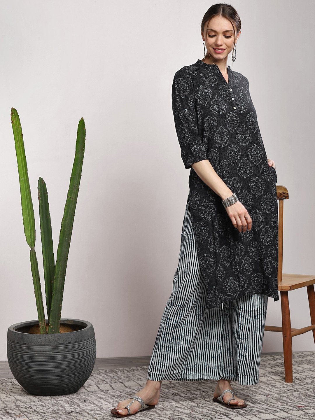 

Sangria Women Navy Blue & White Printed Kurta with Palazzos