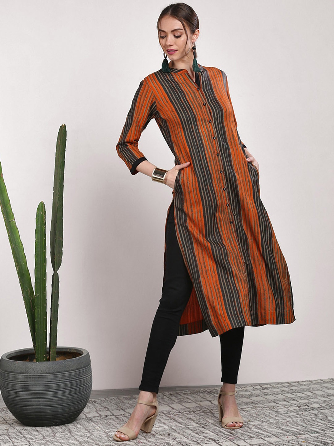

Sangria Women Orange & Green Striped Straight Kurta