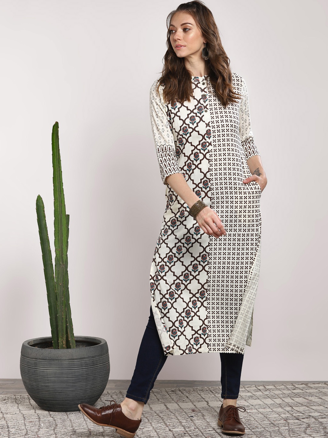

Sangria Women Maroon & White Printed Straight Kurta