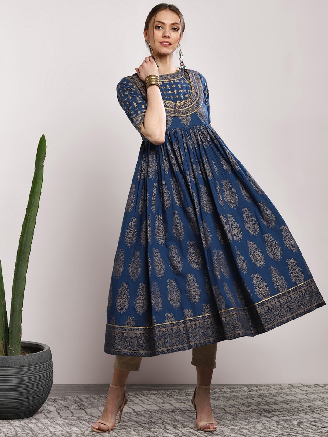 

Sangria Women Navy Blue & Gold-Coloured Printed Anarkali Kurta