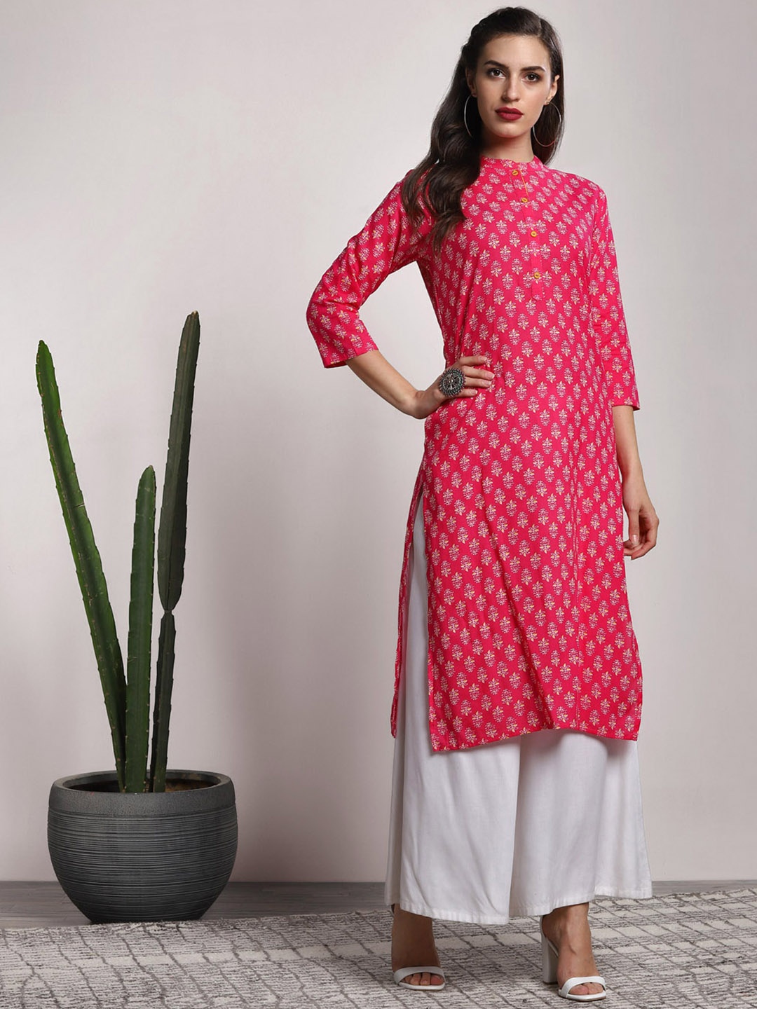 

Sangria Women Pink & Off-White Printed Straight Kurta