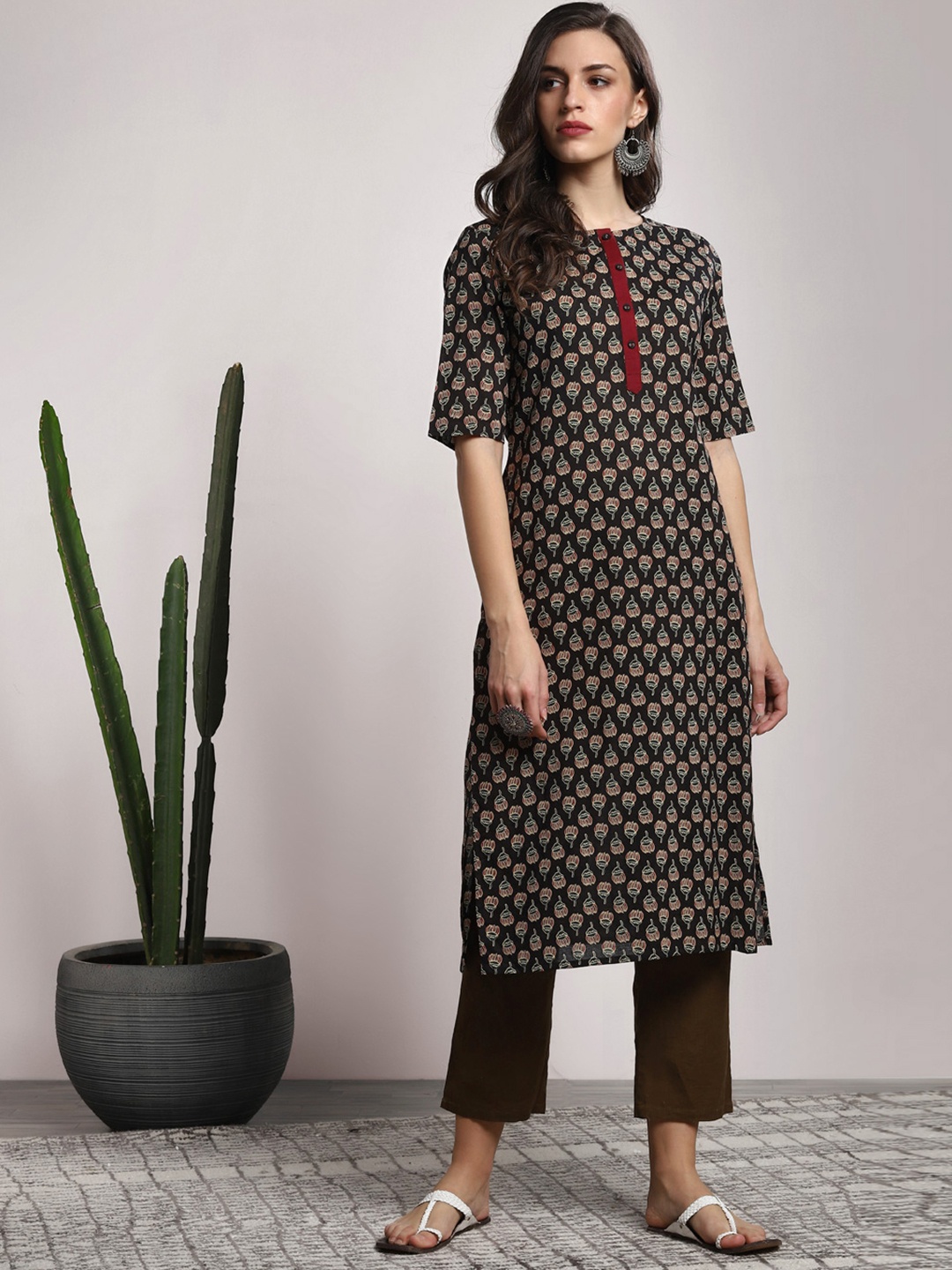 

Sangria Women Black Kalamkari Print Straight Fit Kurta