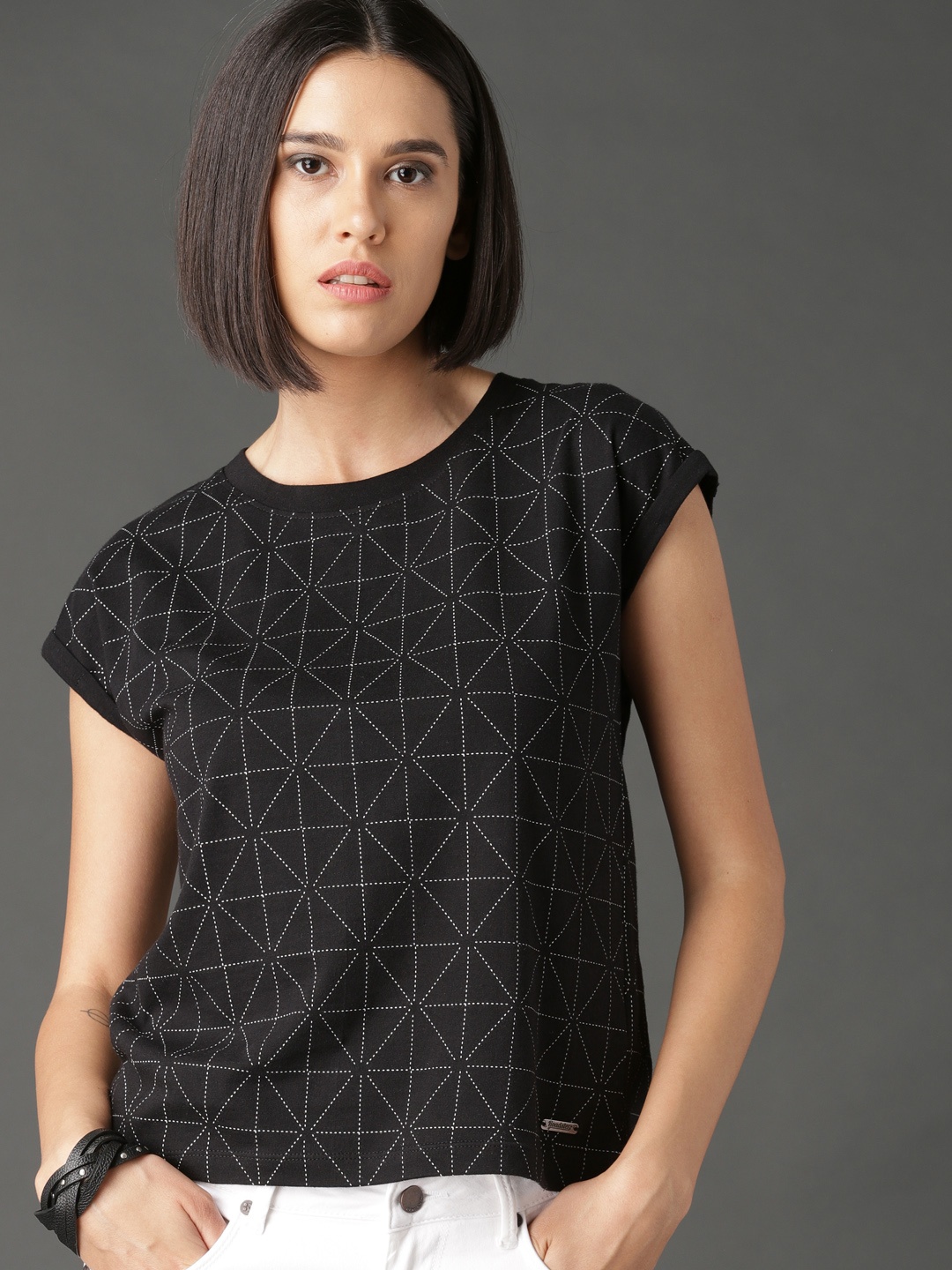 

Roadster Women Black Geo Printed Round Neck T-shirt