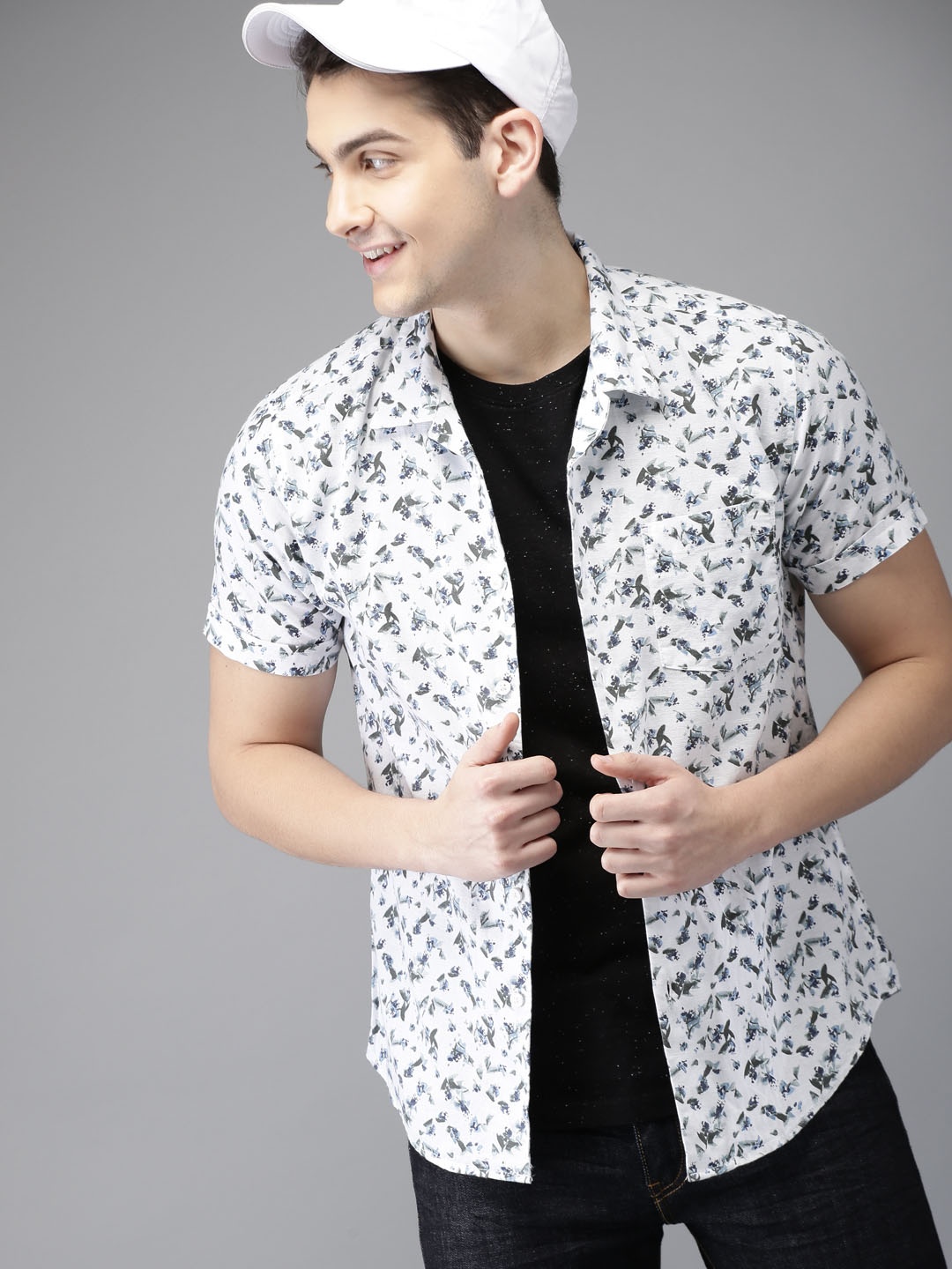 

HERE&NOW Men White Regular Fit Printed Casual Shirt