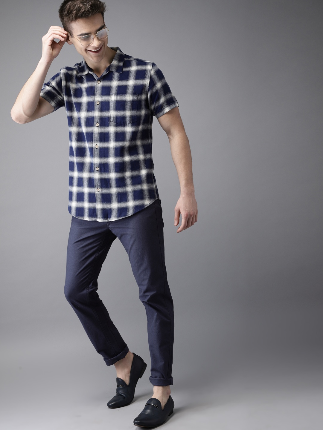 

HERE&NOW Men Navy Blue & Off-white Regular Fit Checked Casual Shirt