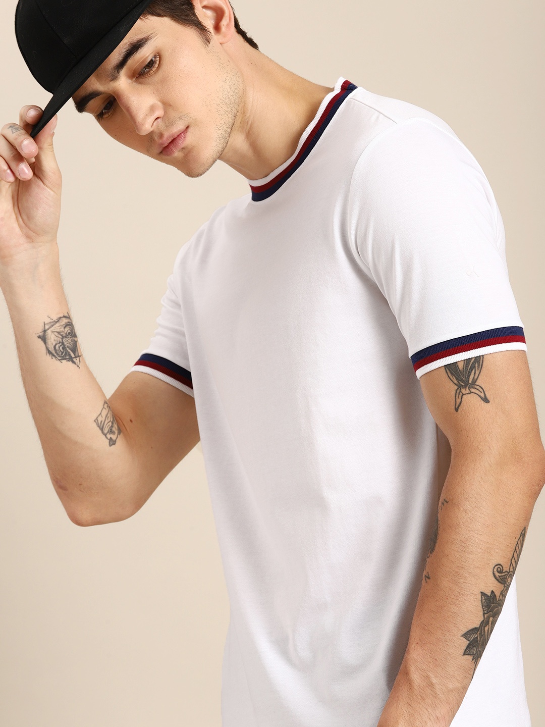 

ether Men White Solid Round Neck Pure Cotton T-shirt with Contrast Tipping