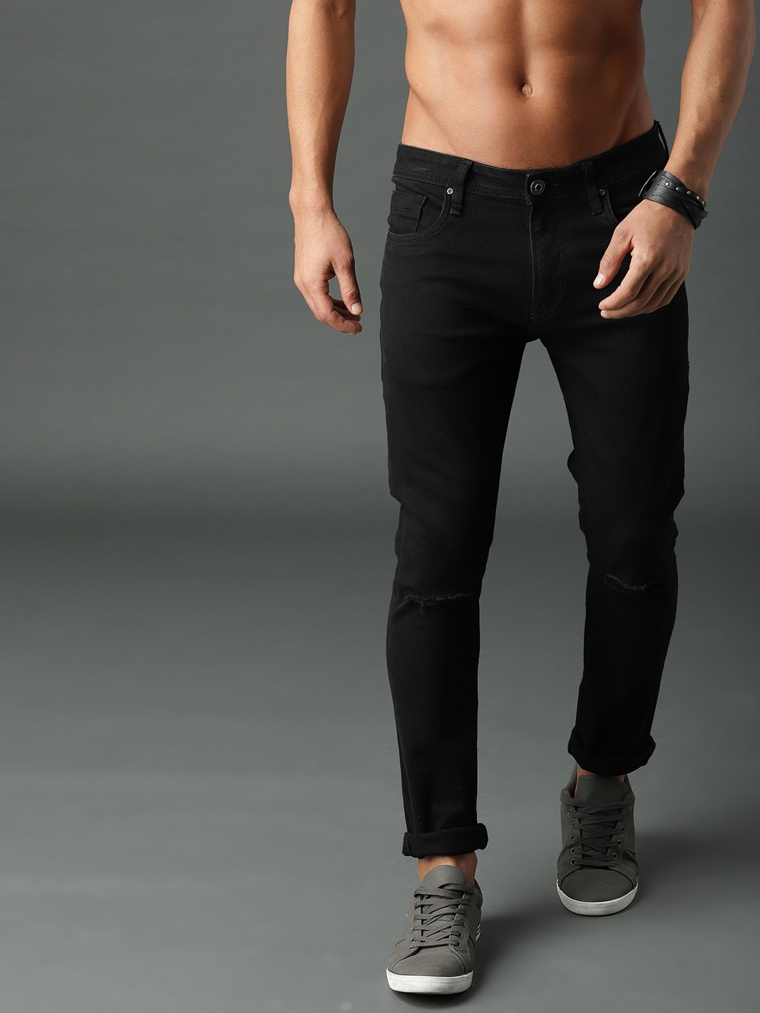 

Roadster Men Black Skinny Fit Mid-Rise Slash Knee Stretchable Jeans