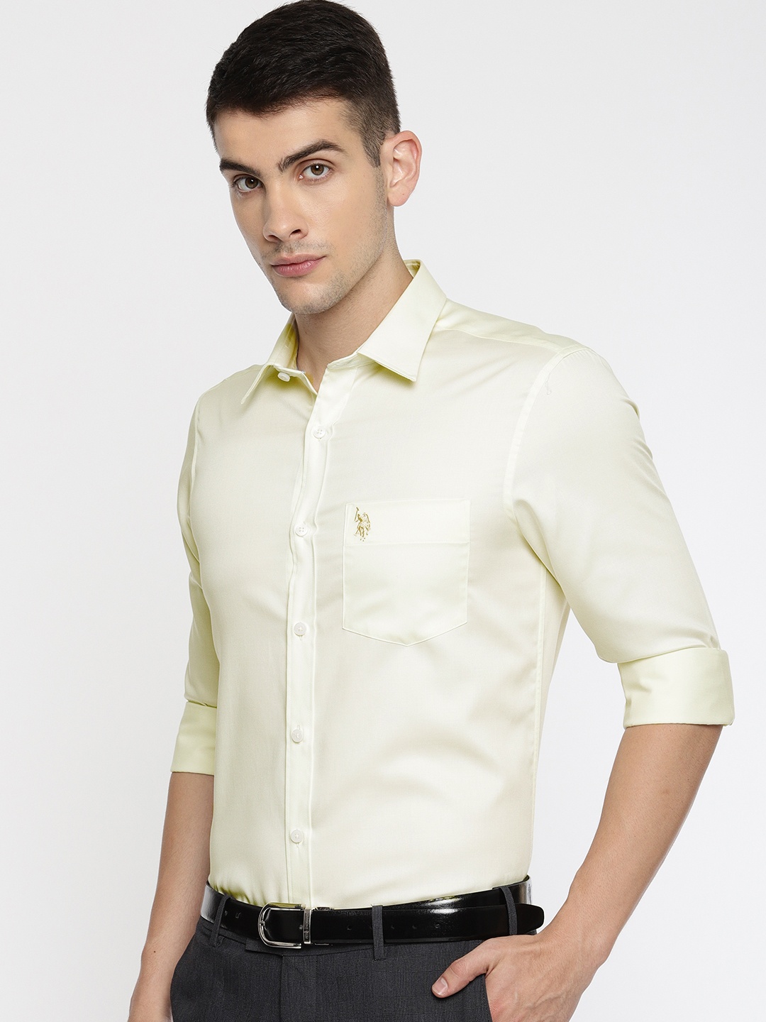 

U.S. Polo Assn. Tailored Men Cream-Coloured Regular Fit Solid Formal Shirt