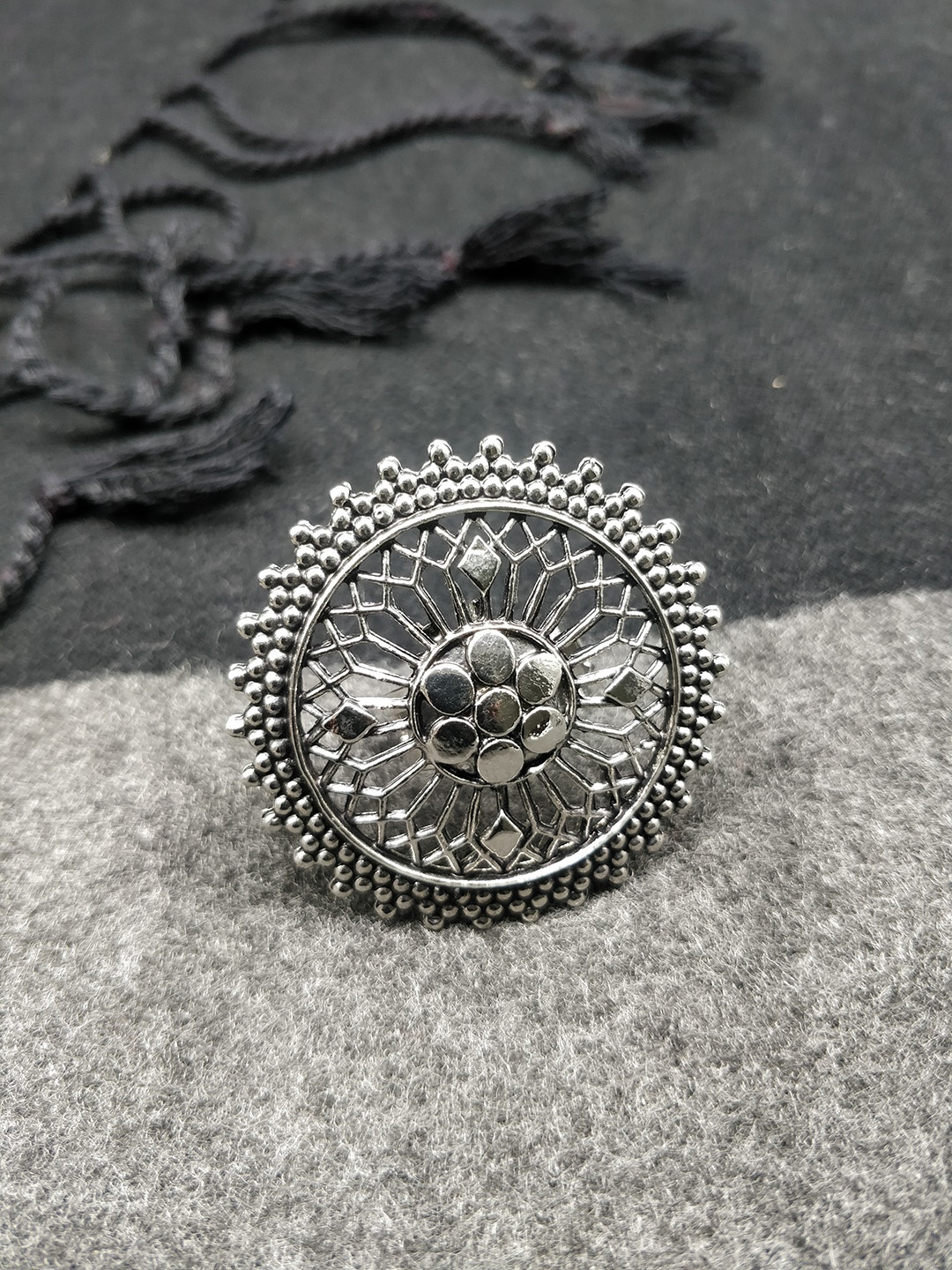 

Fida Women Oxidised Silver-Toned Filgree Flower Finger Ring