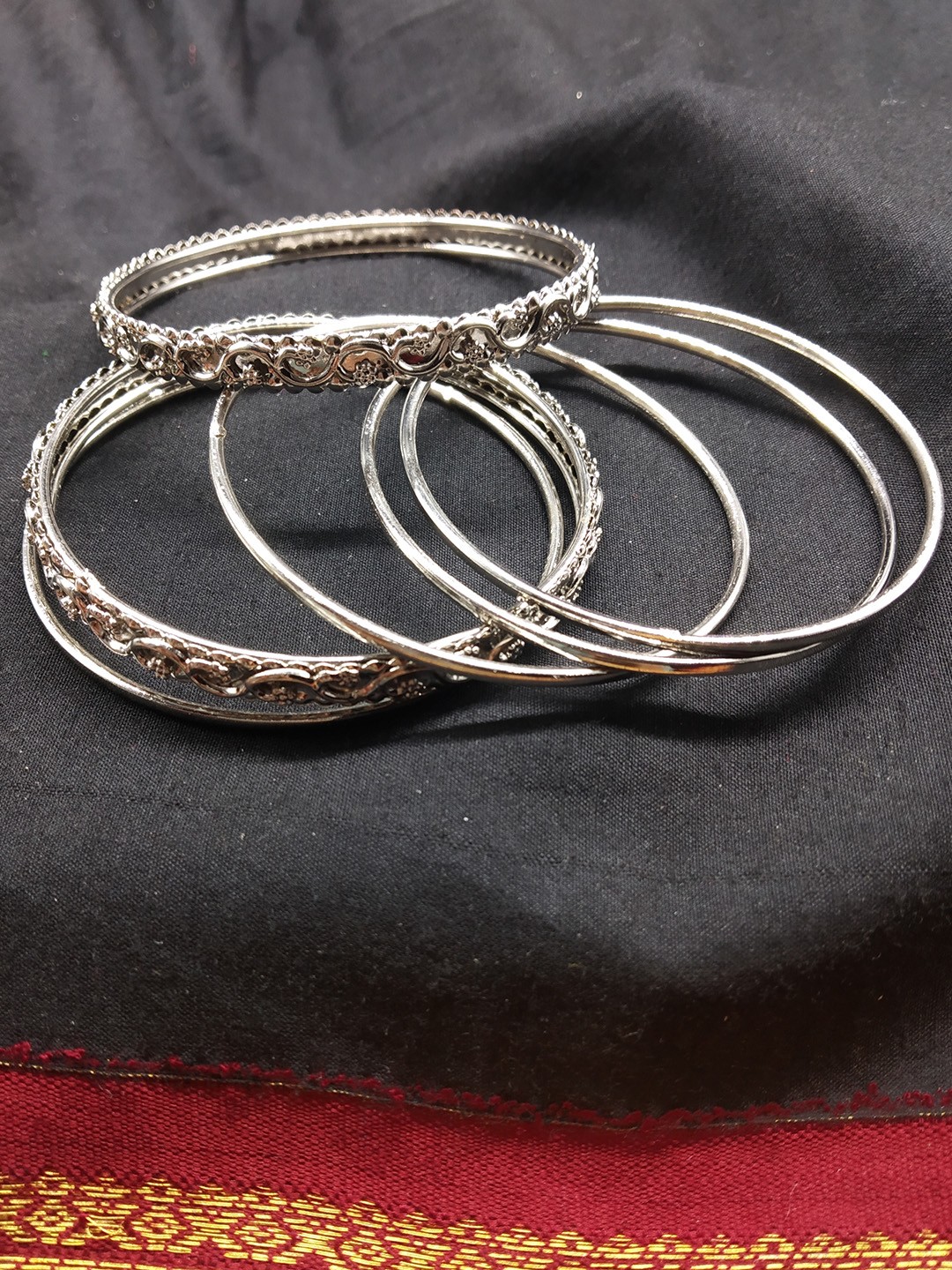 

Fida Set Of 12 Silver-Toned Twist of Vine Bangles
