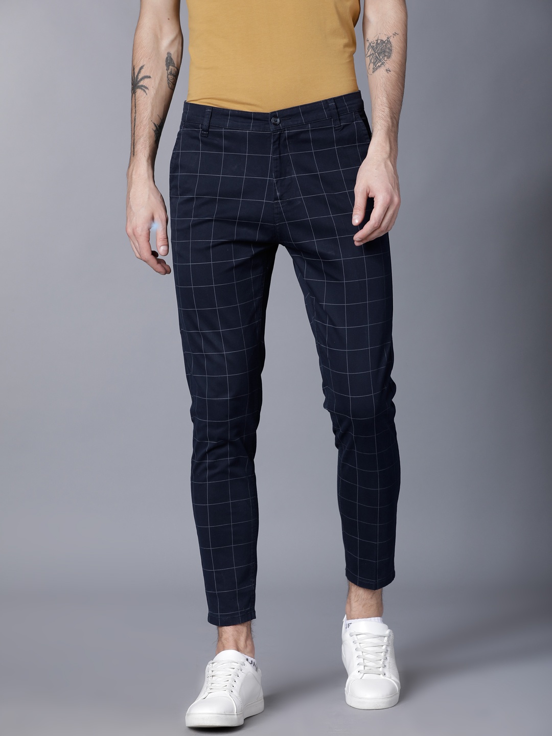 

HIGHLANDER Men Checked Slim Fit Chinos Trouser, Navy blue