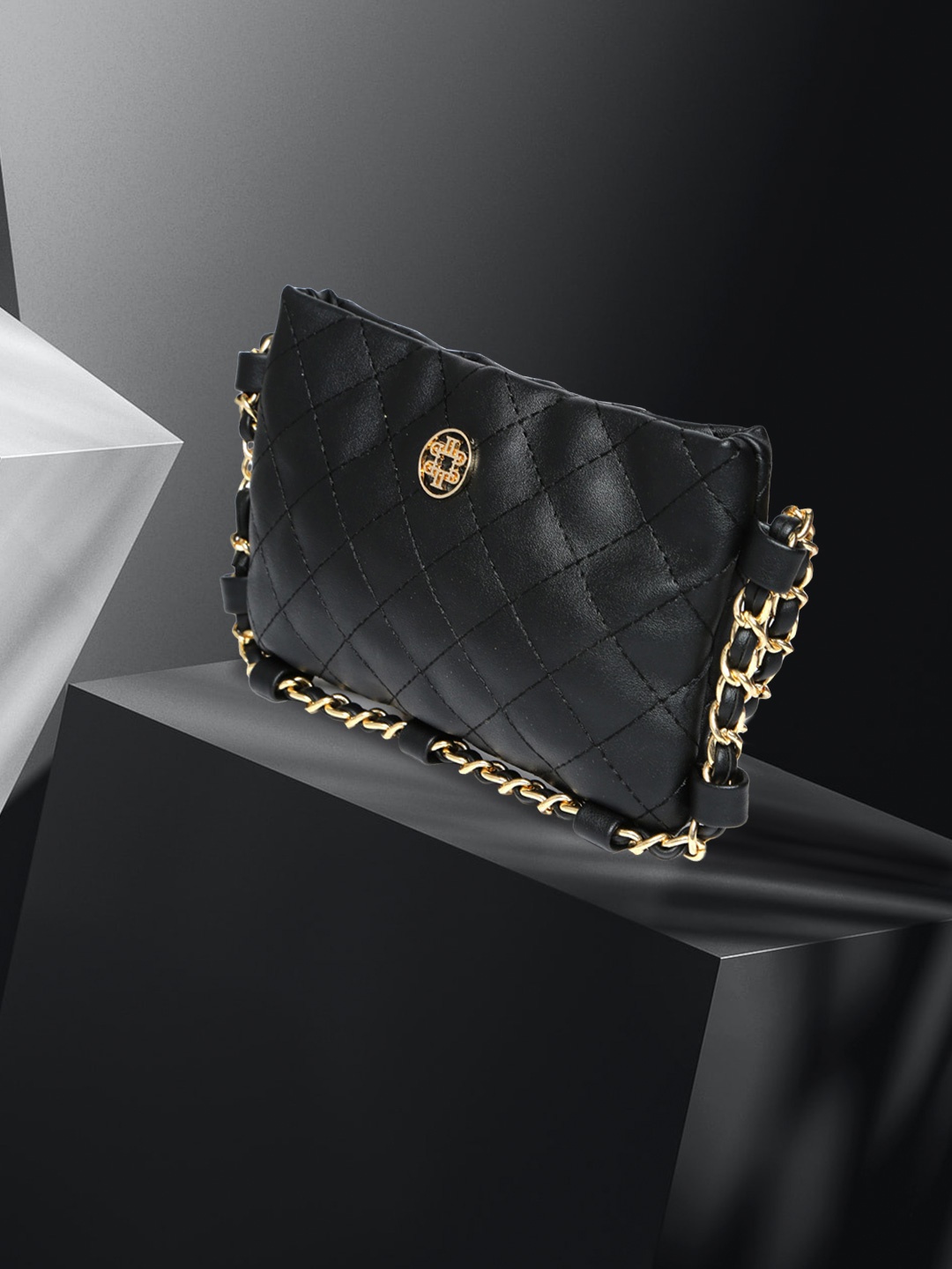 

Lino Perros Black Solid Quilted Sling Bag