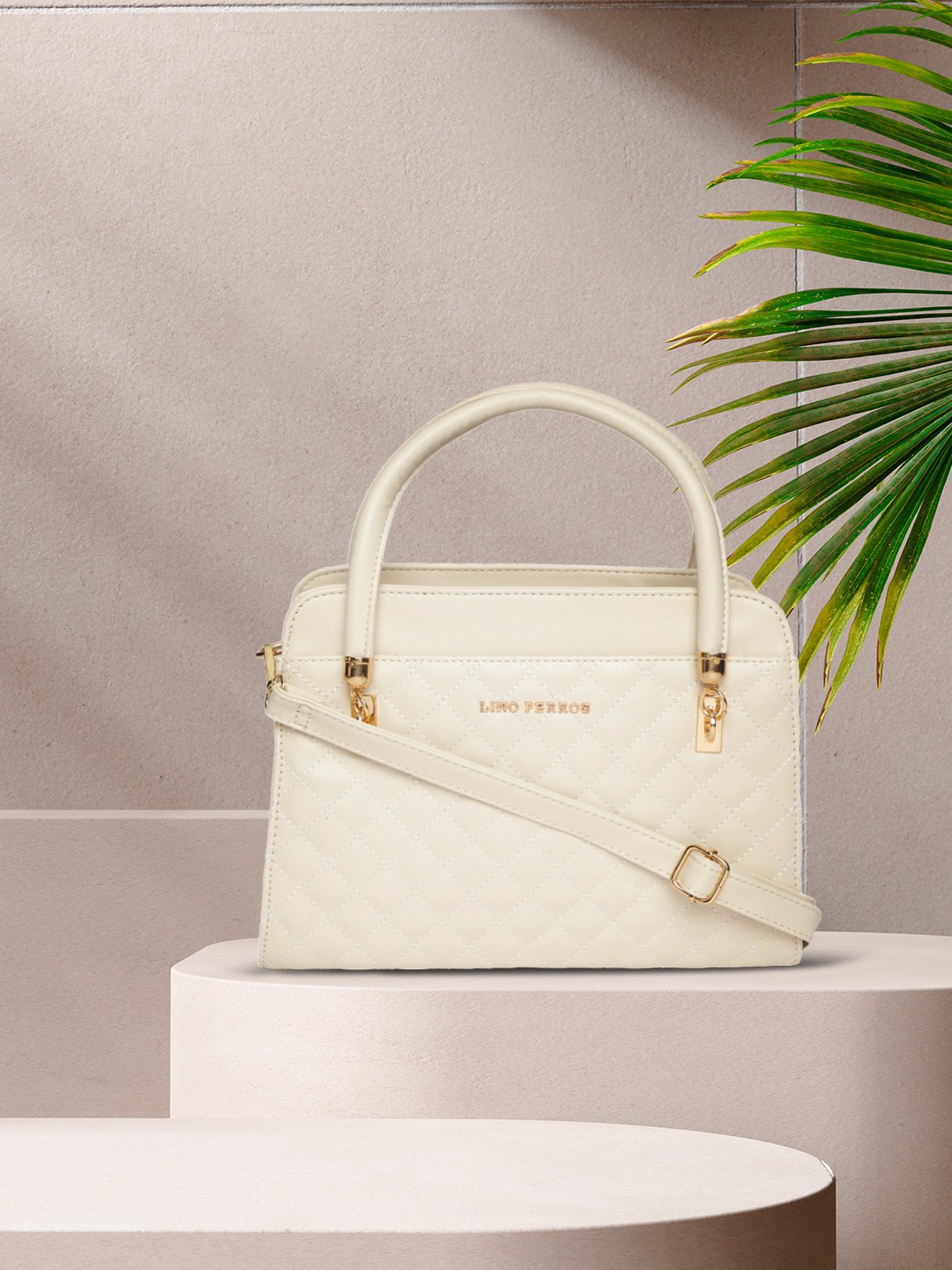 

Lino Perros Off-White Quilted Handheld Bag
