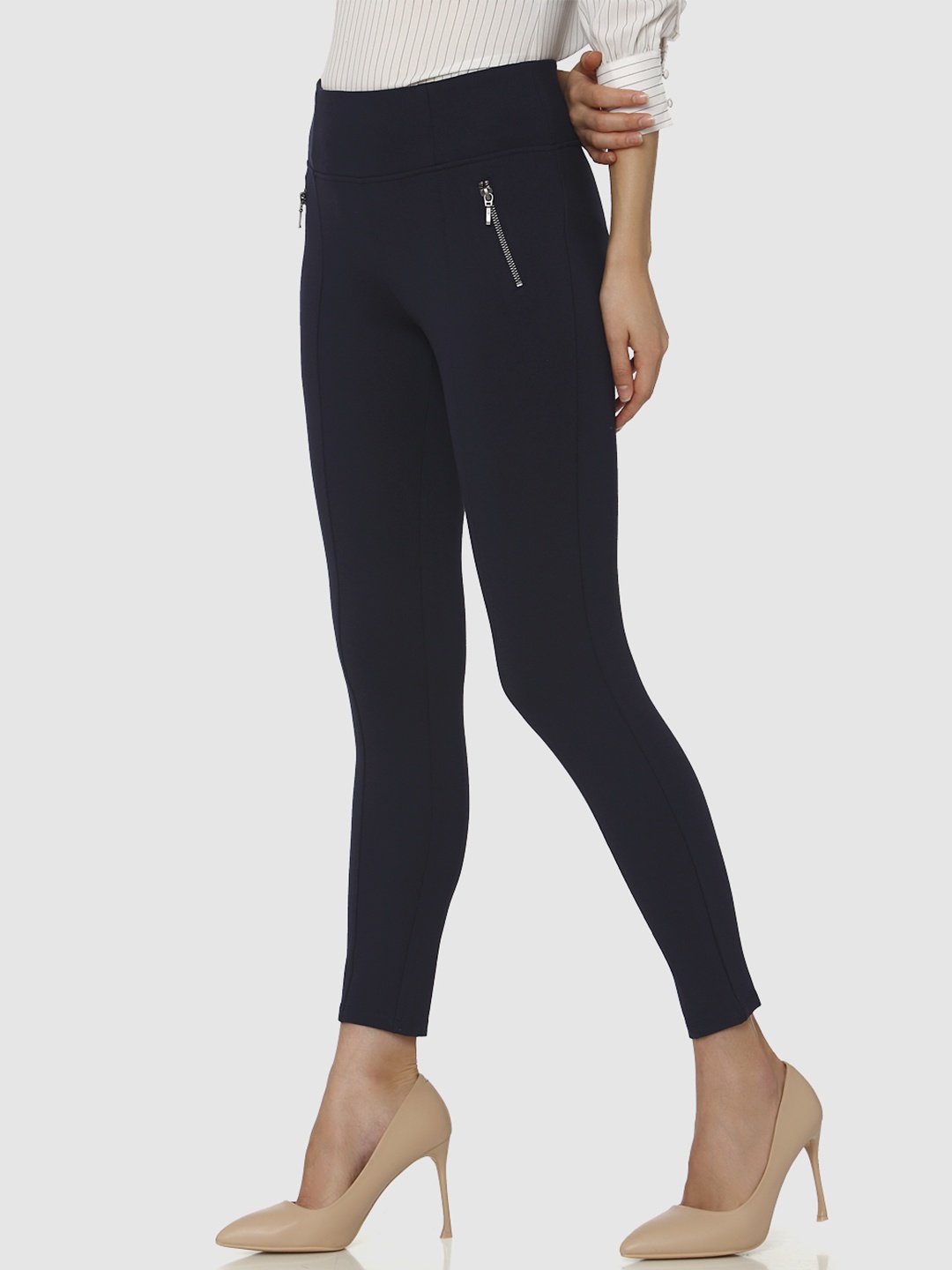 

Vero Moda Women Navy Blue Solid Cropped Treggings