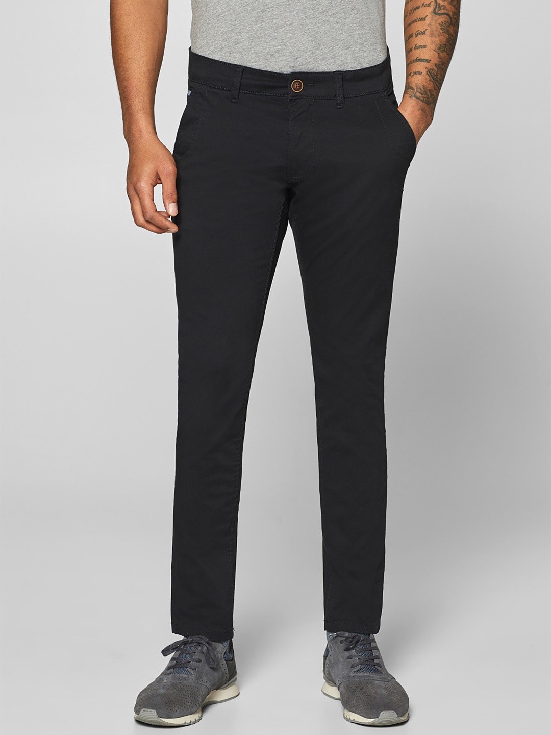 

ESPRIT Men Black Slim Fit Solid Trousers