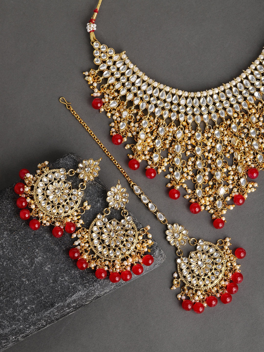 

Sukkhi Women Gold Plated Choker Jewellery Set