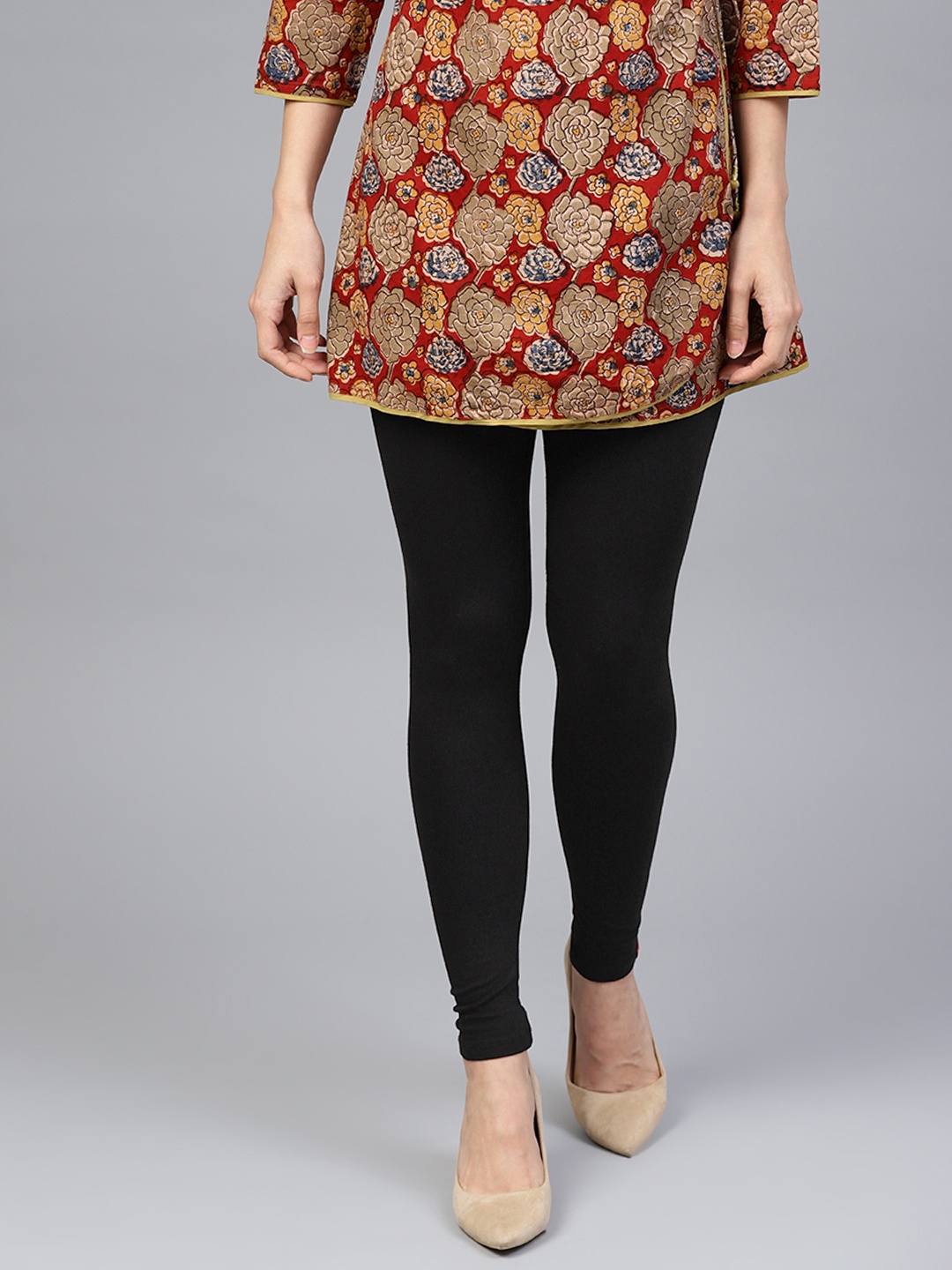 

W Women Solid Cotton Leggings, Black
