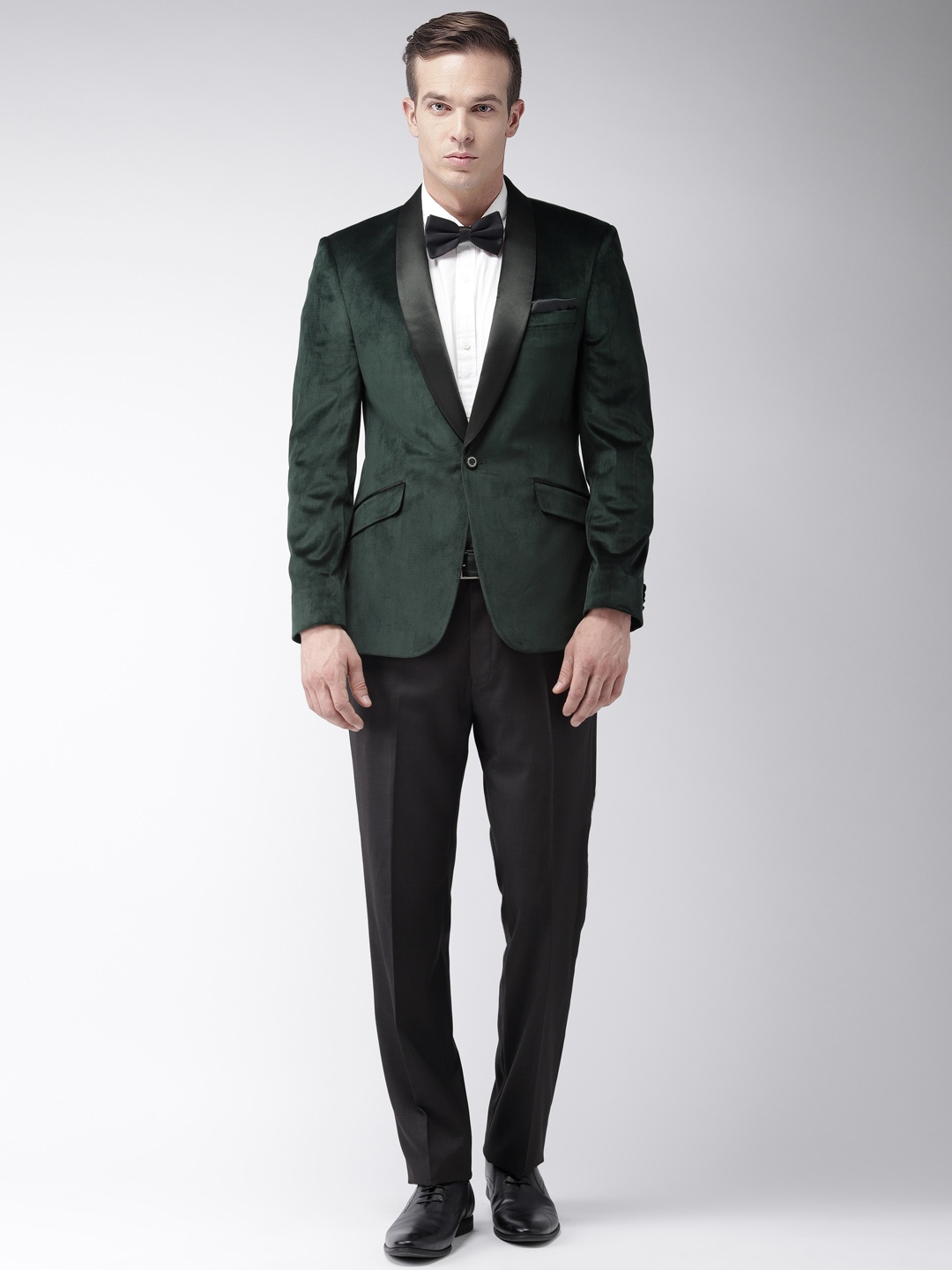 

Raymond Men Green Solid Contemporary Fit Tuxedo