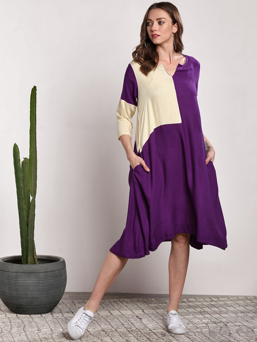 

Sangria Women Purple & Beige Colourblocked Dress