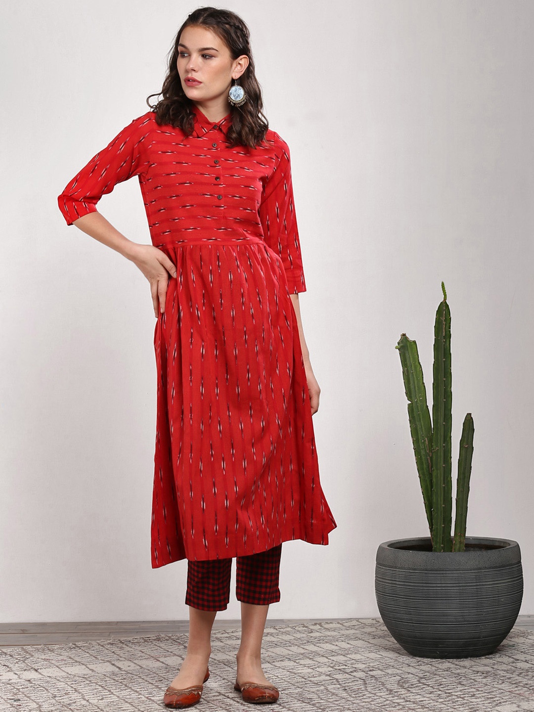 

Sangria Women Red & Maroon Ikat Shirt Collar Straight Fit Kurta With Trousers