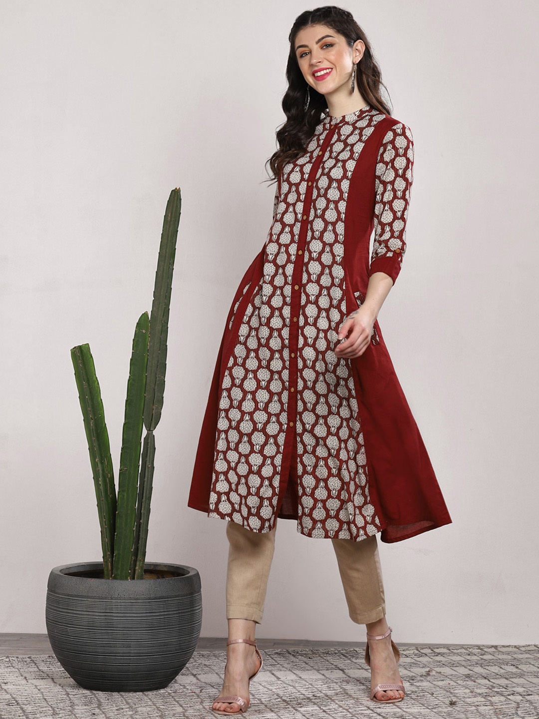 

Sangria Women Maroon & Beige Printed Straight Kurta