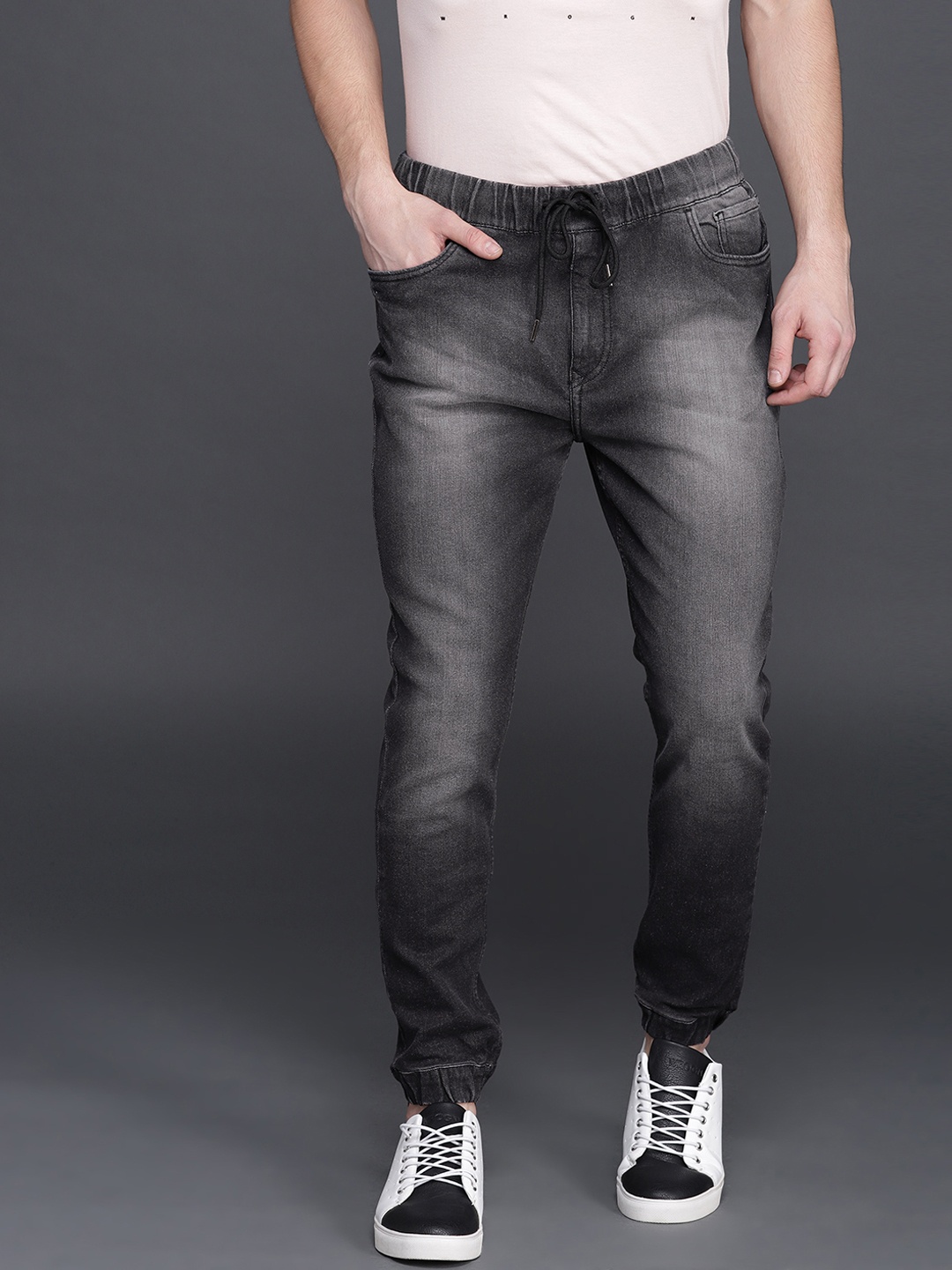 

WROGN Men Charcoal Jogger Mid-Rise Clean Look Stretchable Jeans