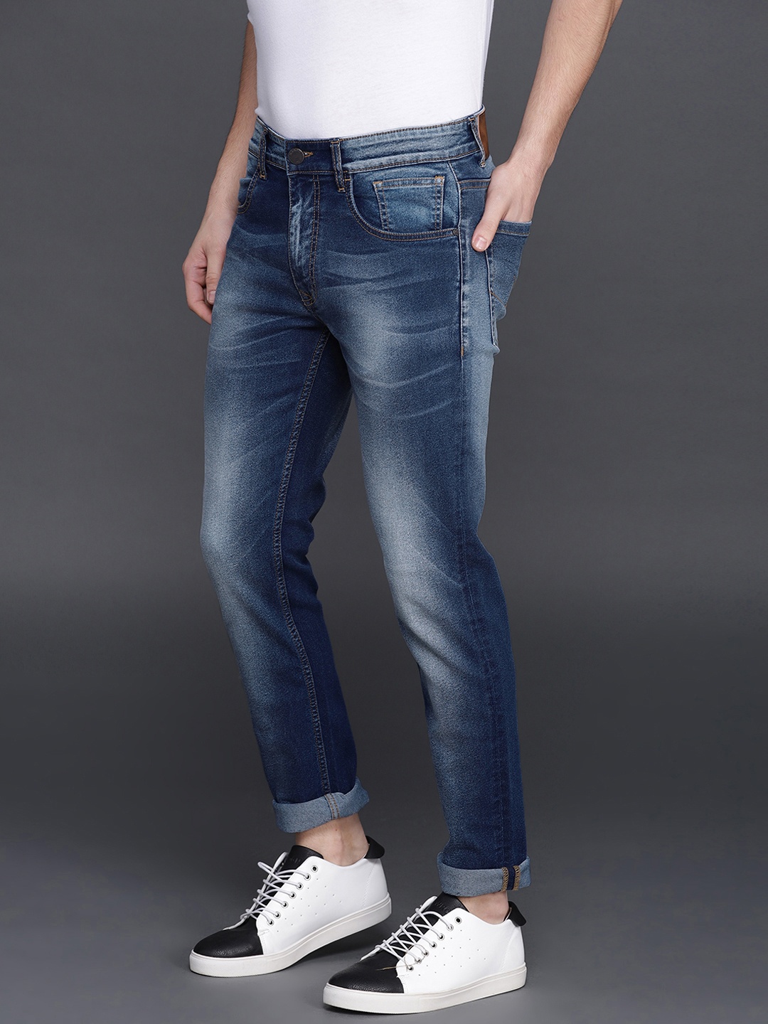 

WROGN Men Blue Skinny Fit Mid-Rise Clean Look Stretchable Jeans