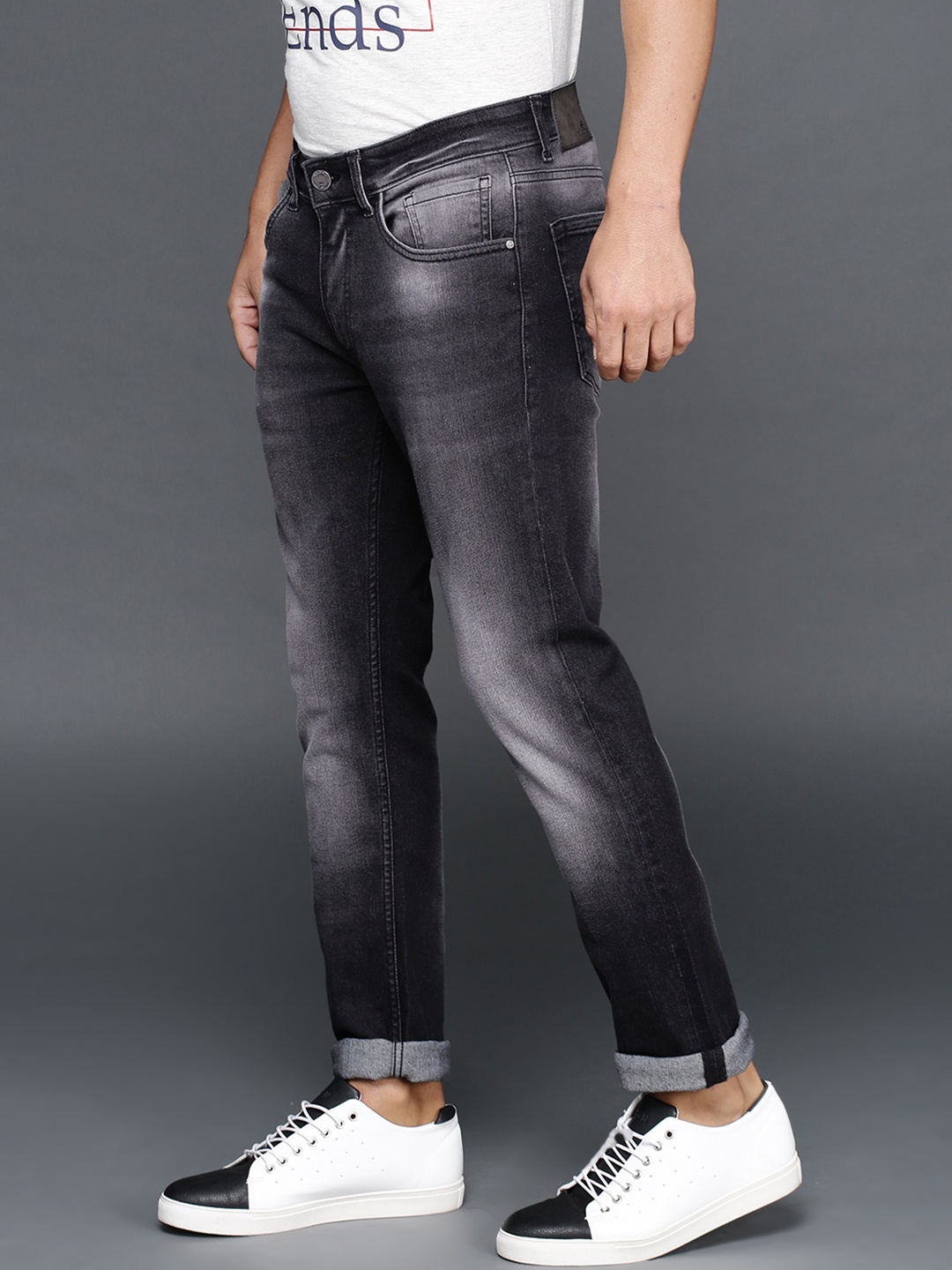 

WROGN Men Black Slim Fit Mid-Rise Clean Look Stretchable Jeans