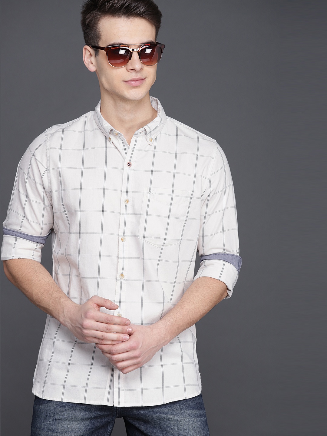 

WROGN Men Off-White Slim Fit Checked Casual Shirt