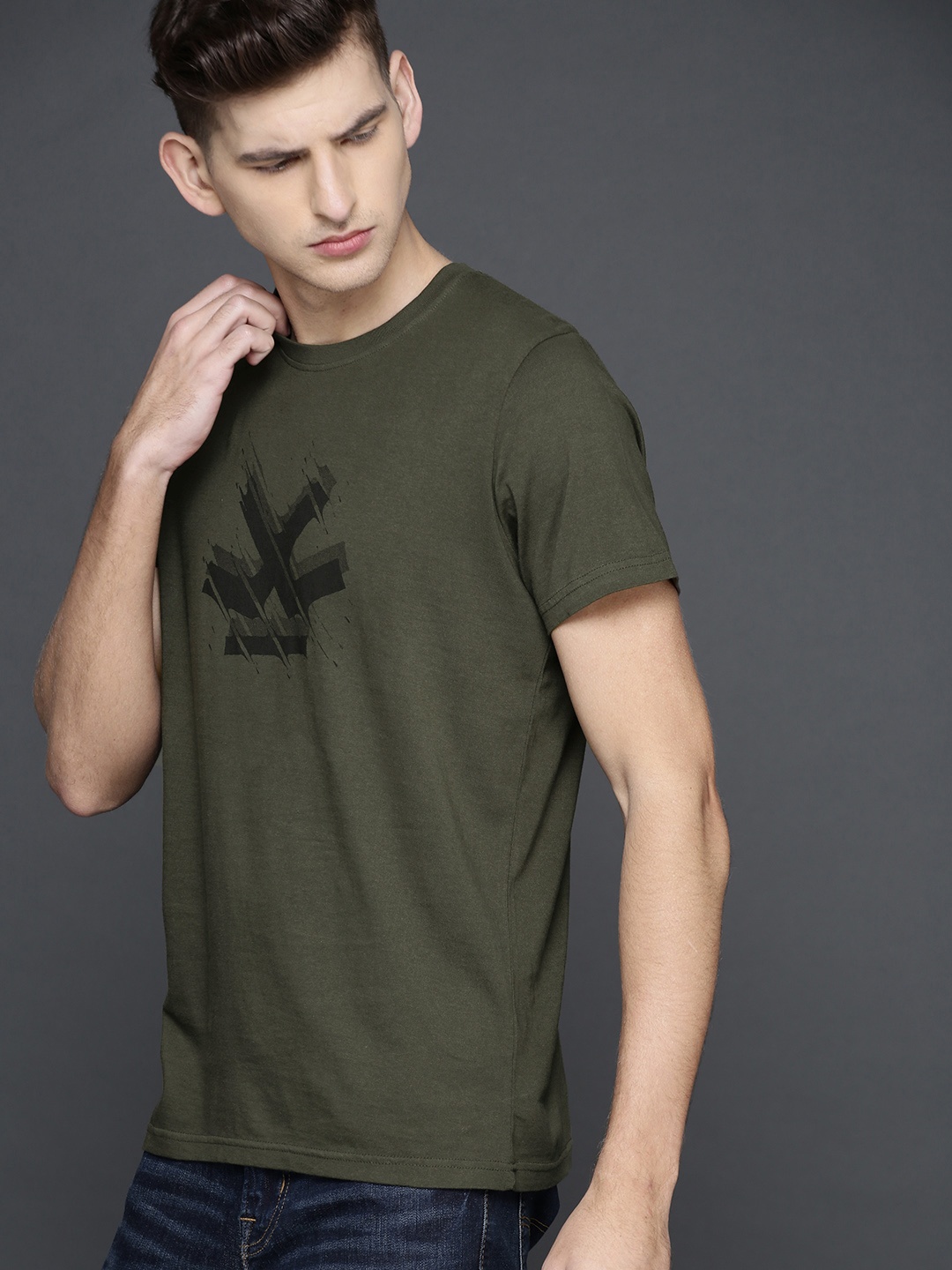 

WROGN Men Olive Green Printed Round Neck Pure Cotton T-shirt