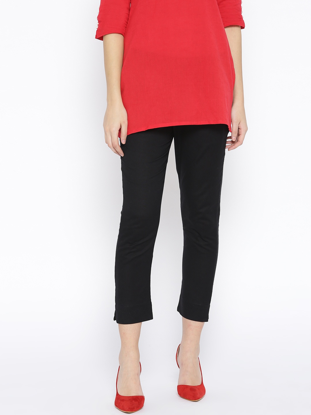 

AURELIA Women Black Regular Fit Solid Cropped Trousers