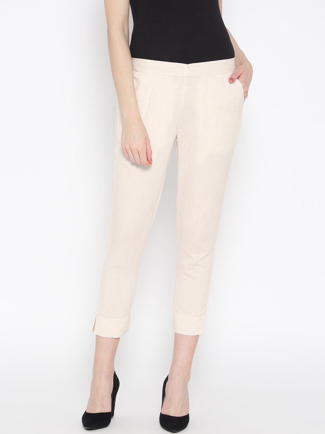 

AURELIA Women Off-White Regular Fit Solid Cropped Trousers