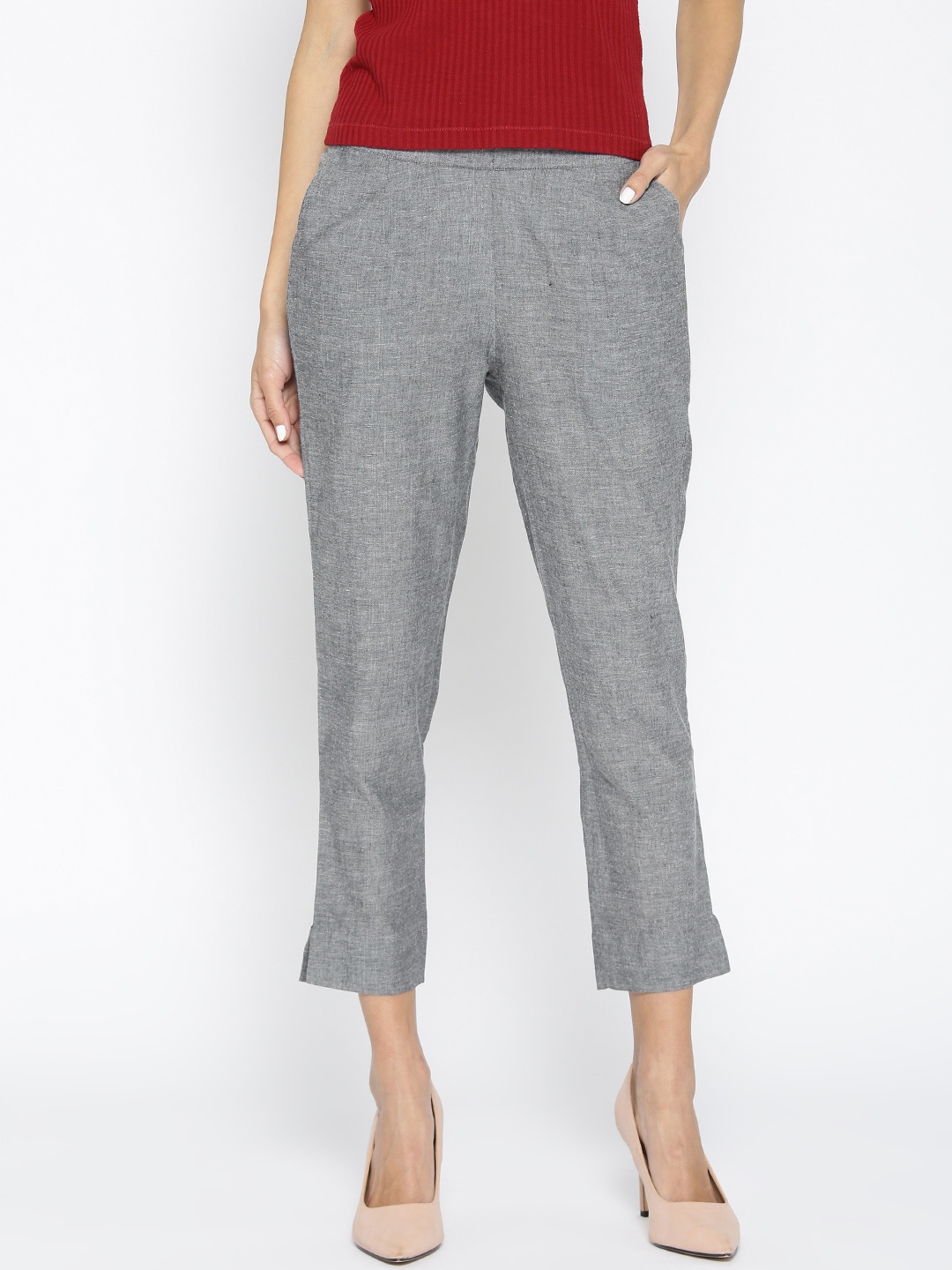 

AURELIA Women Grey Regular Fit Solid Cropped Peg Trousers