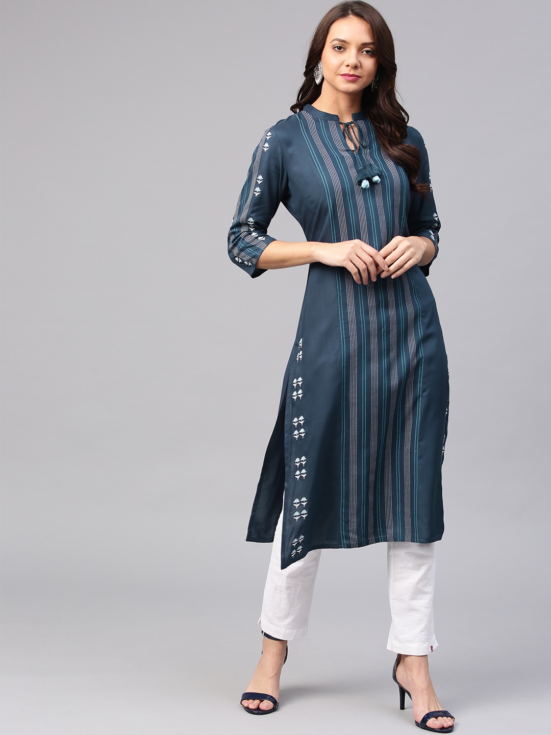 

W Women Navy Blue & White Striped Straight Kurta